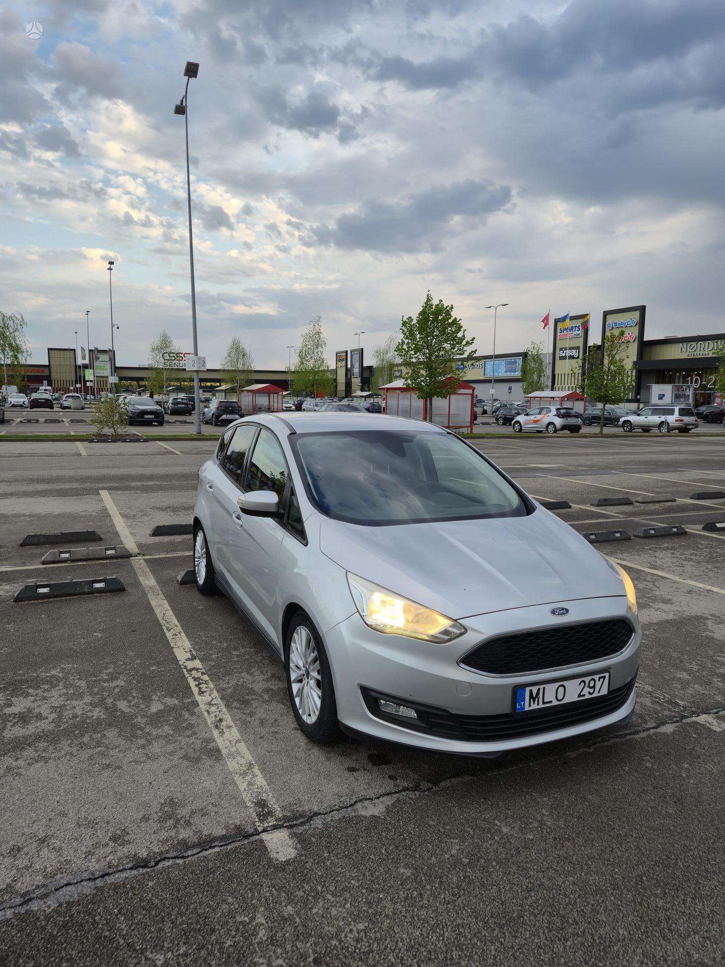 Ford C-MAX.