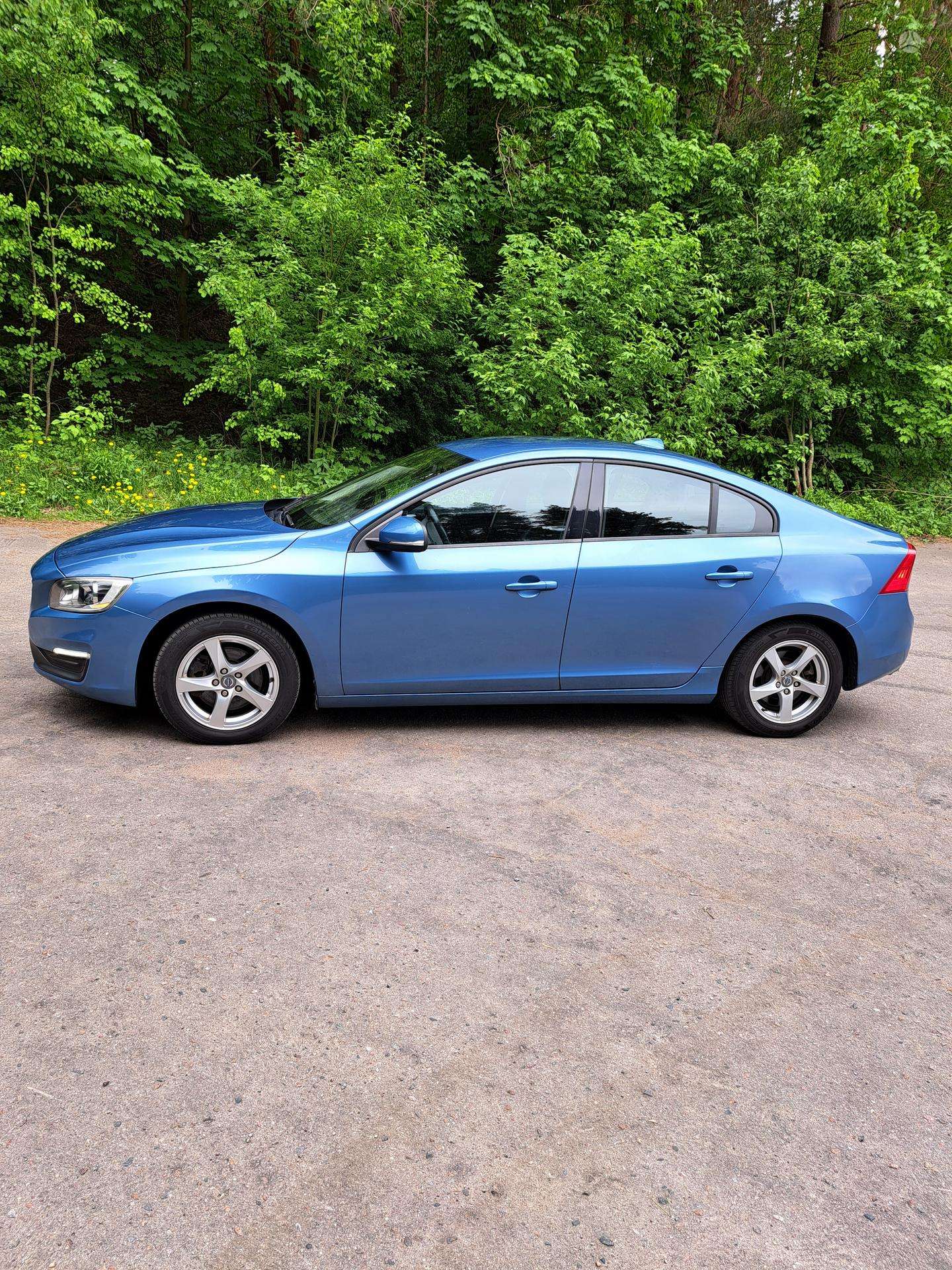 Volvo S60.