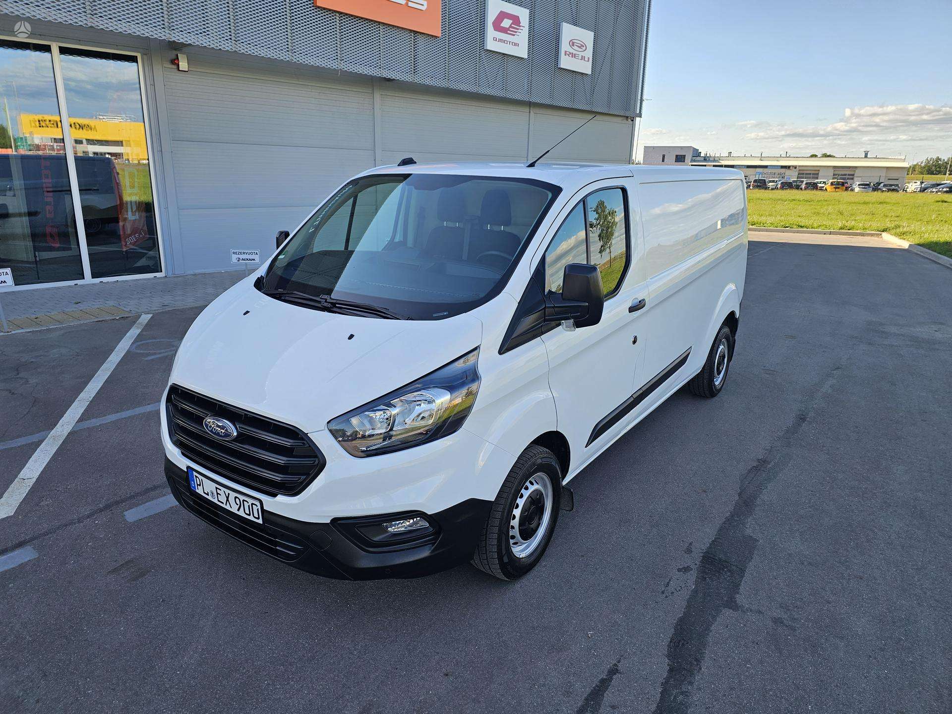 Ford Transit Custom.