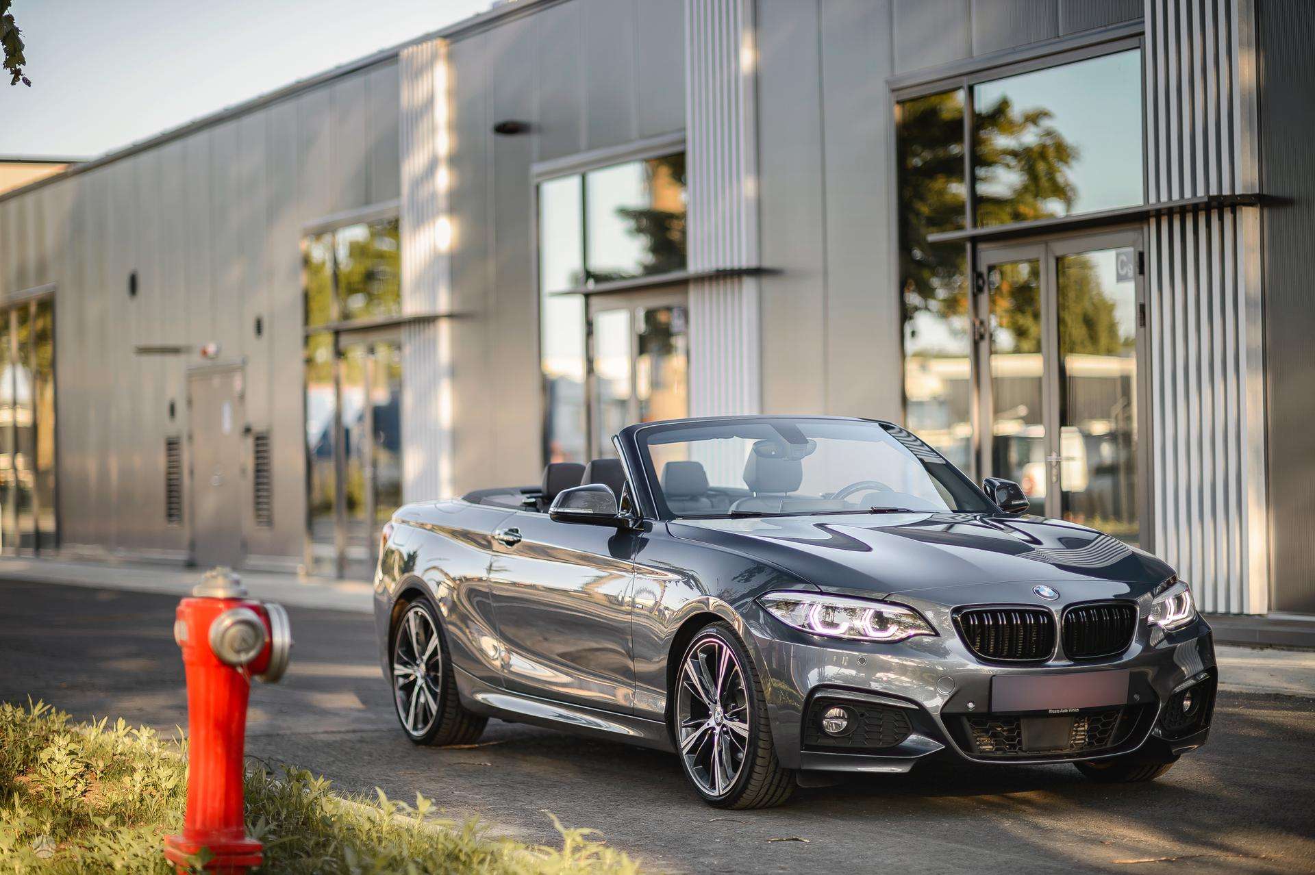 BMW 225