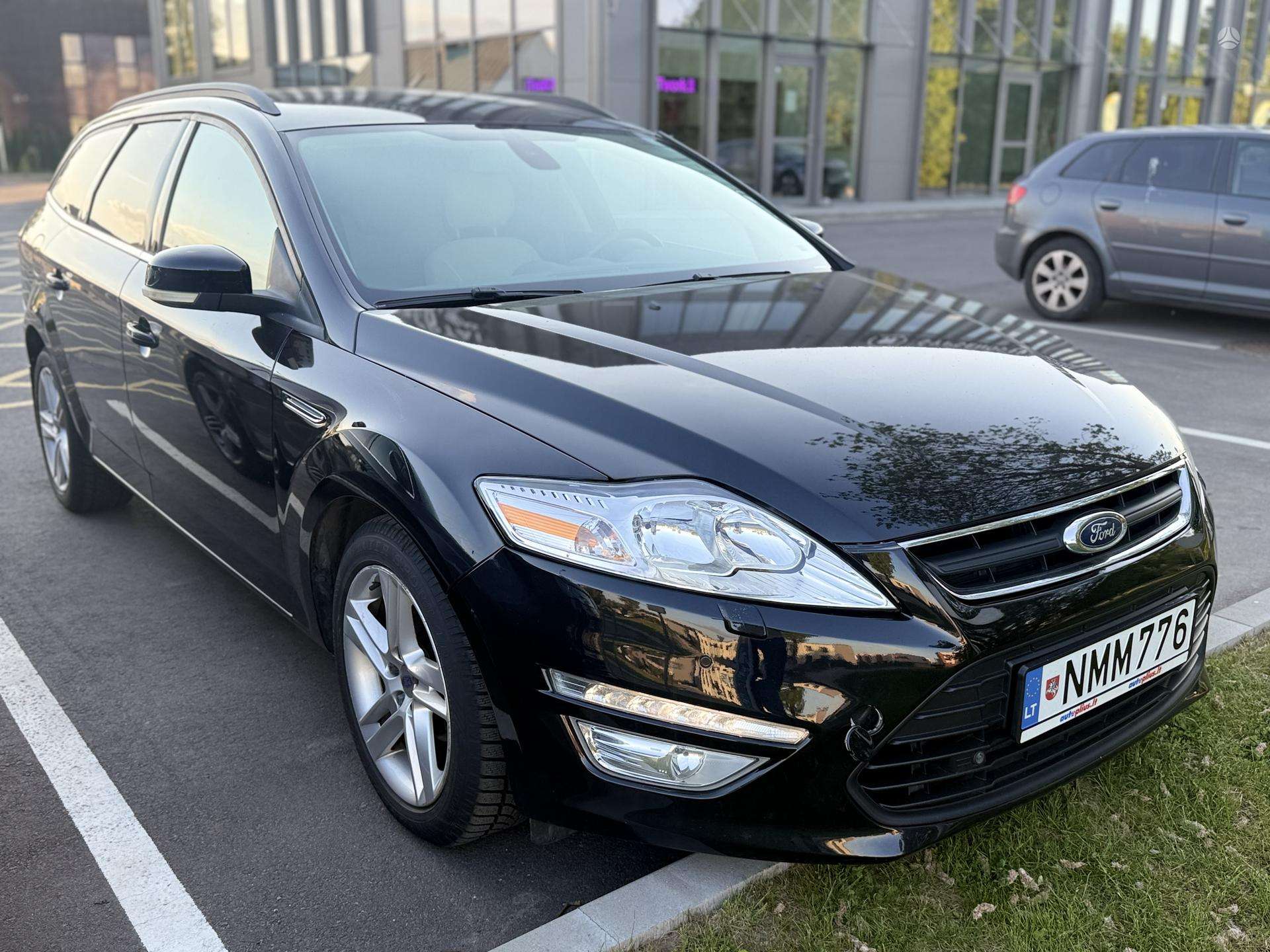 Ford Mondeo.