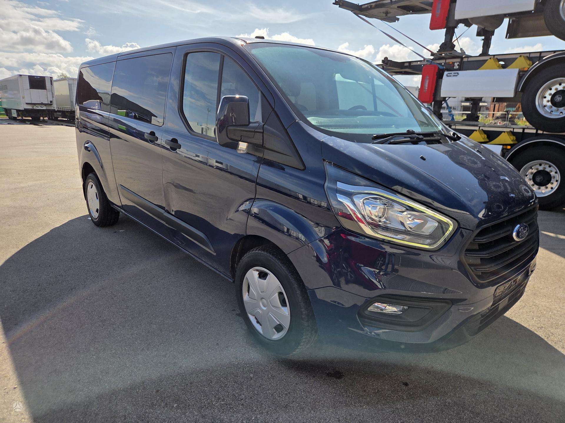 Ford Transit Custom.