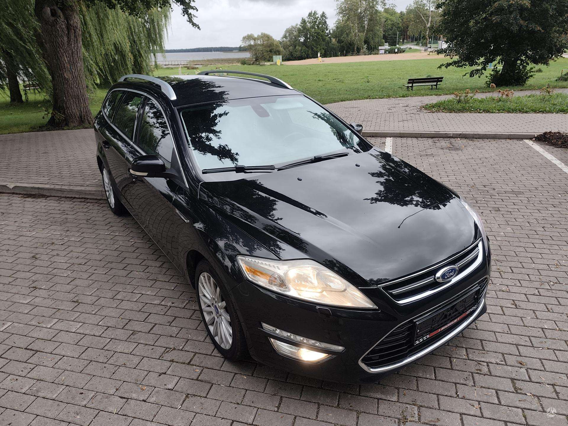 Ford Mondeo.