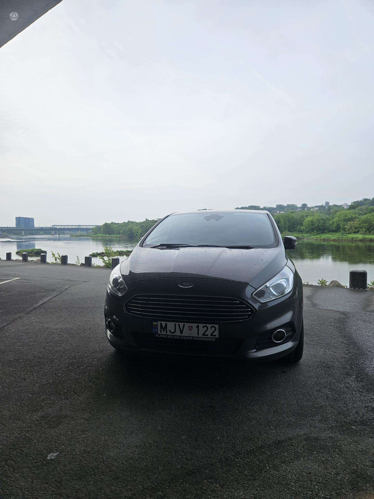 Ford S-MAX.