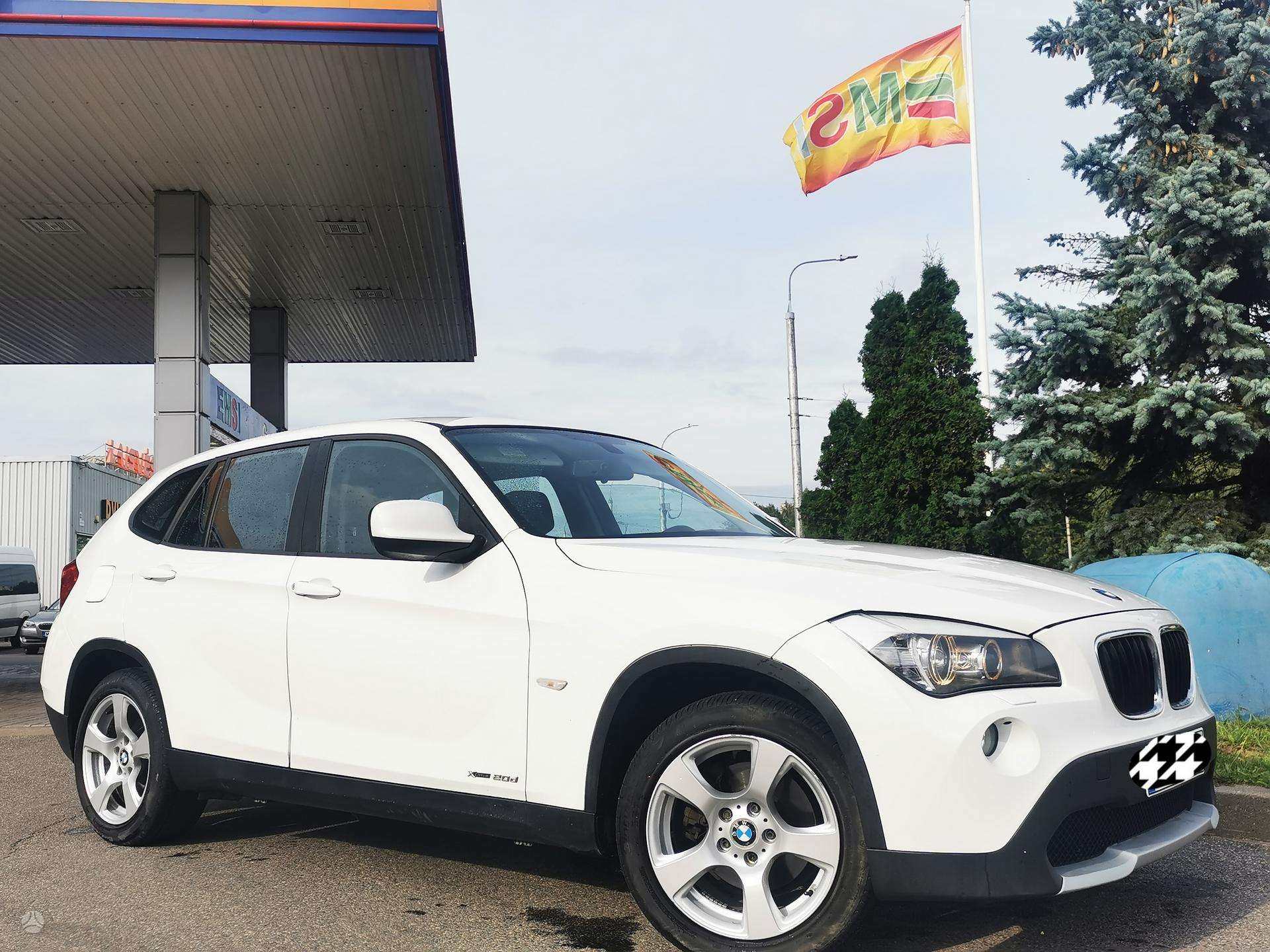 BMW X1.