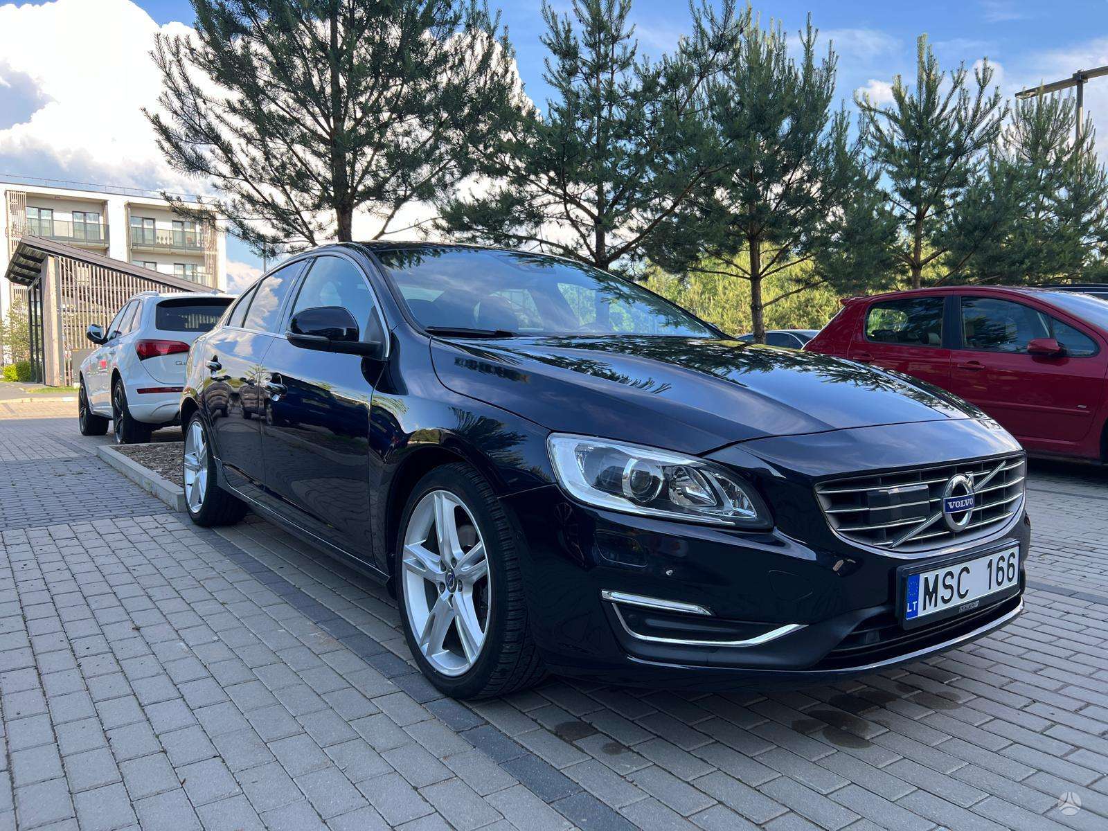 Volvo S60.