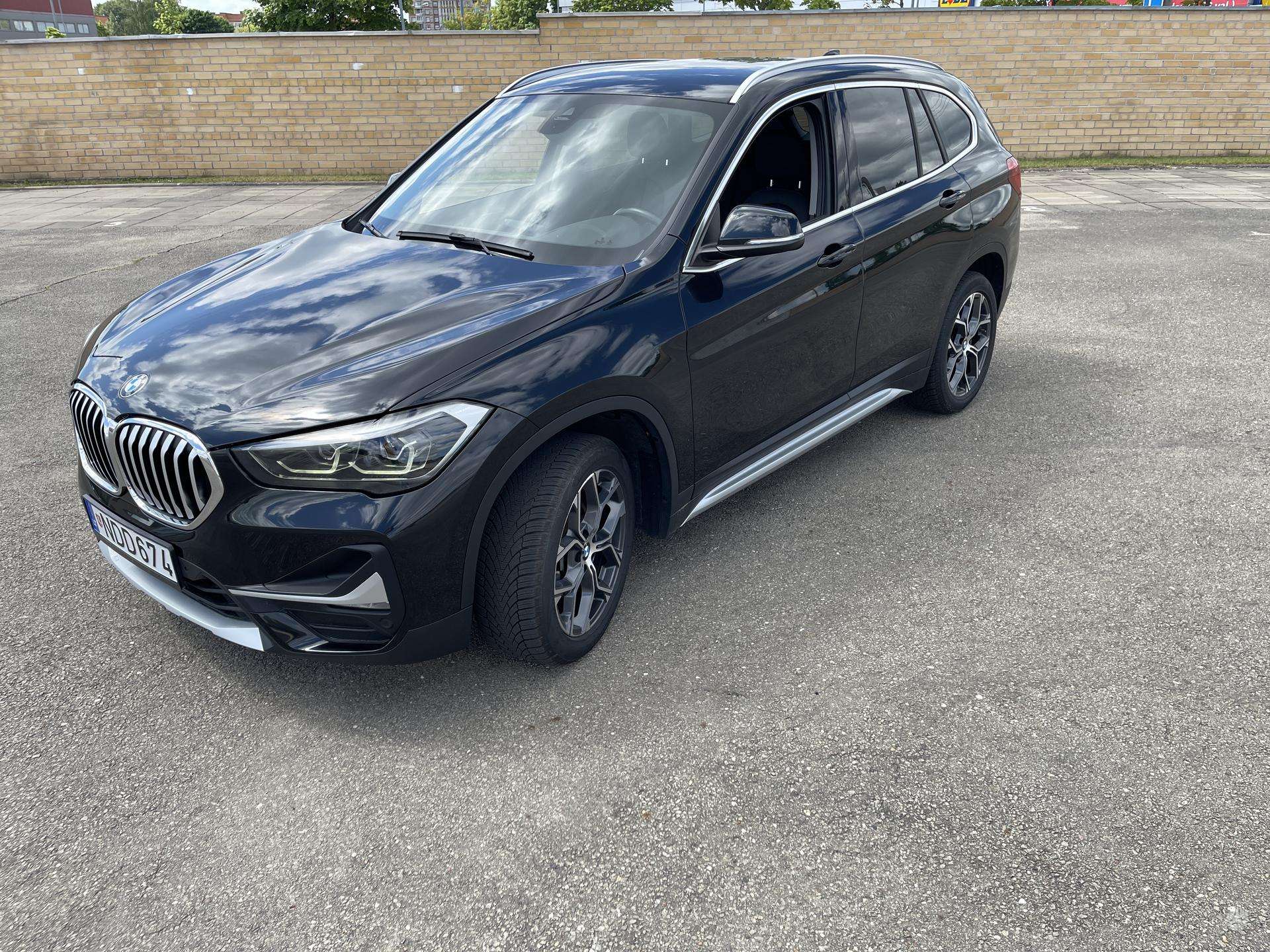 BMW X1.