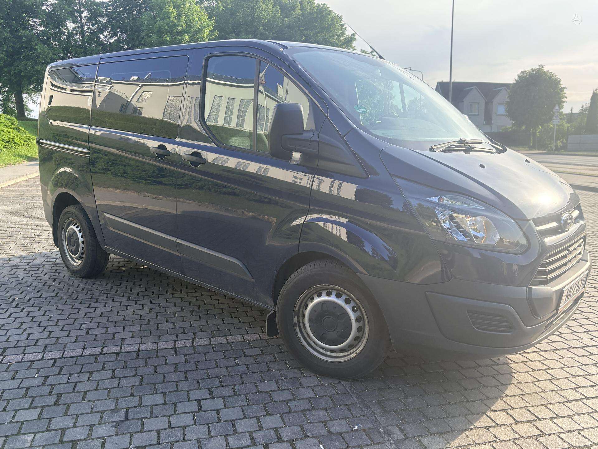 Ford Transit Custom.