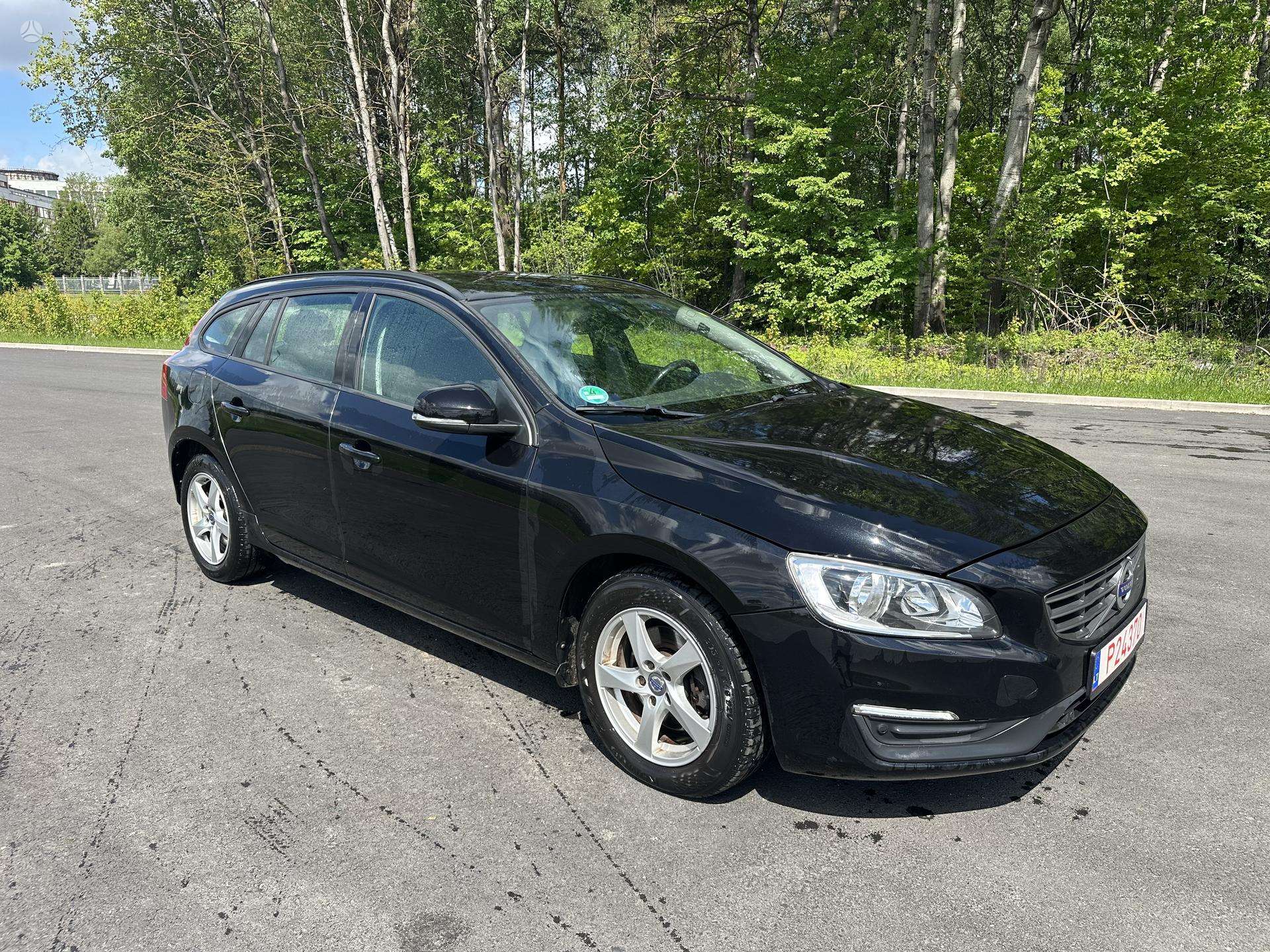 Volvo V60.