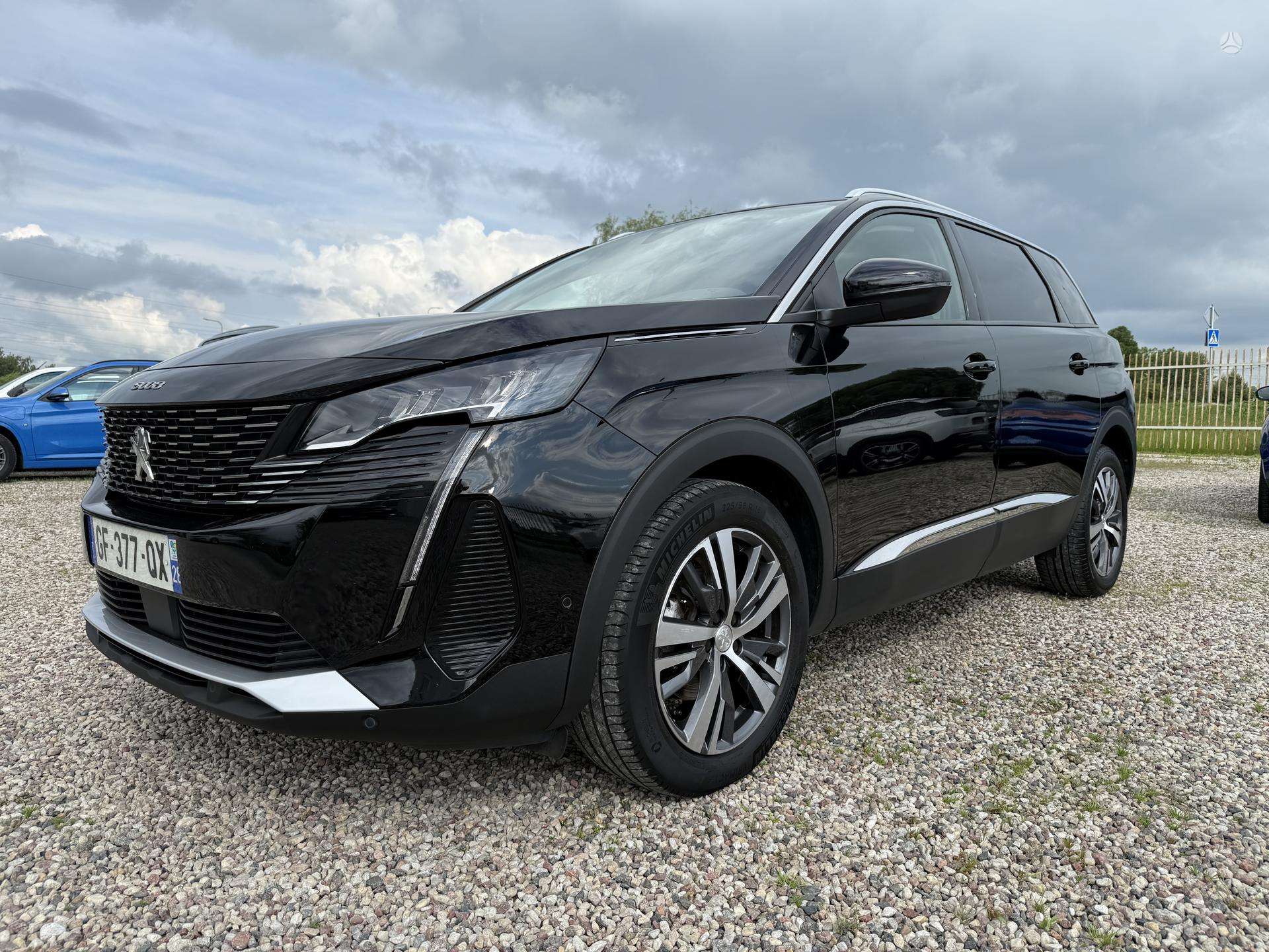 Peugeot 5008.