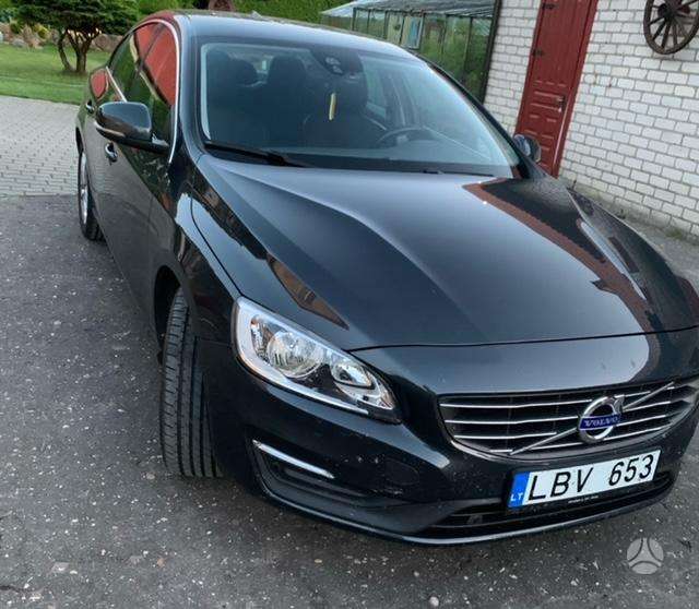 Volvo S60.