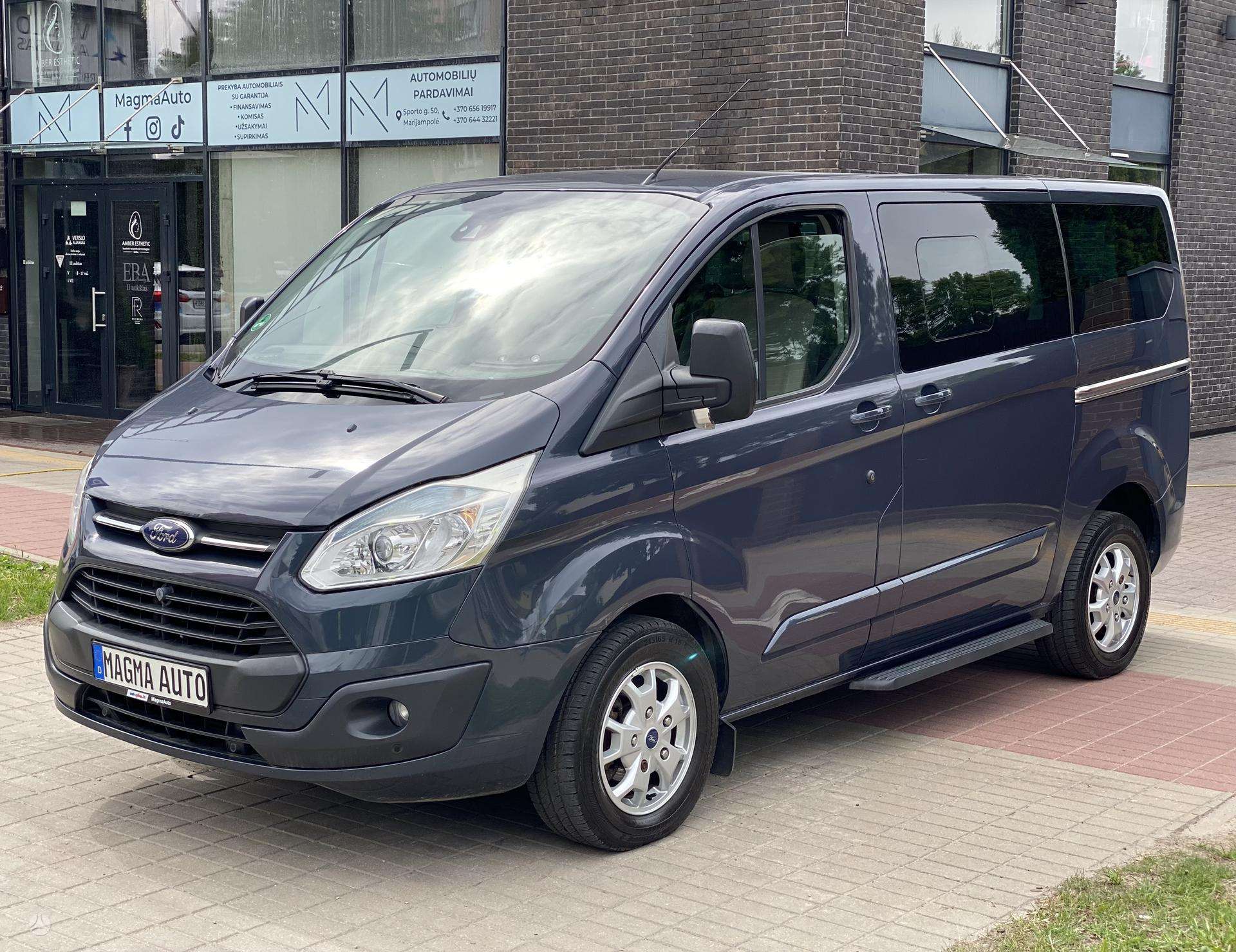 Ford Tourneo Custom.