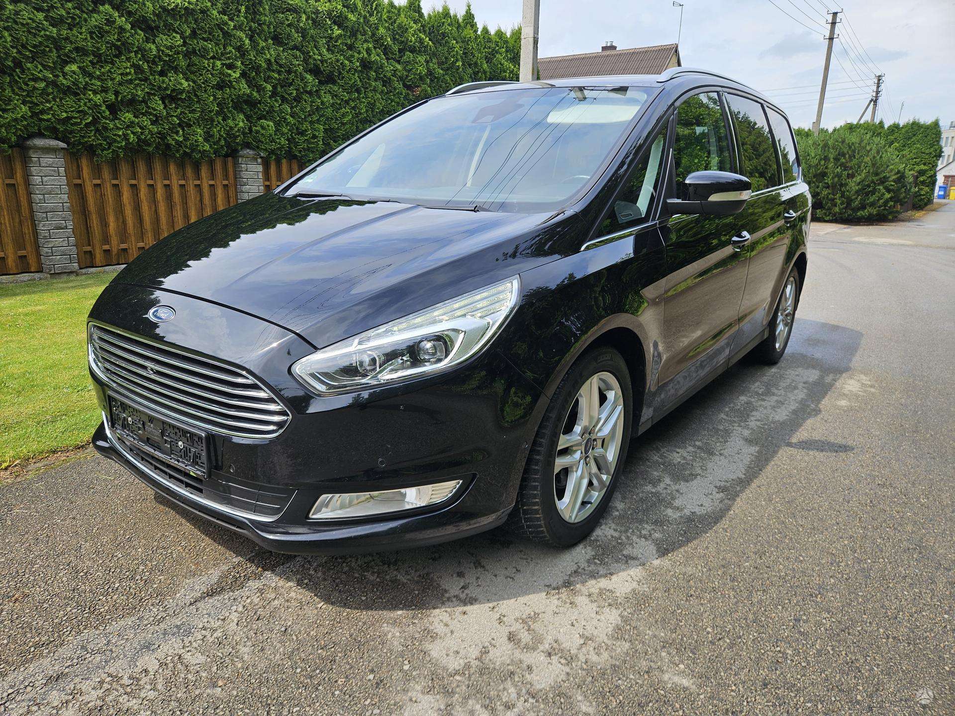 Ford Galaxy.