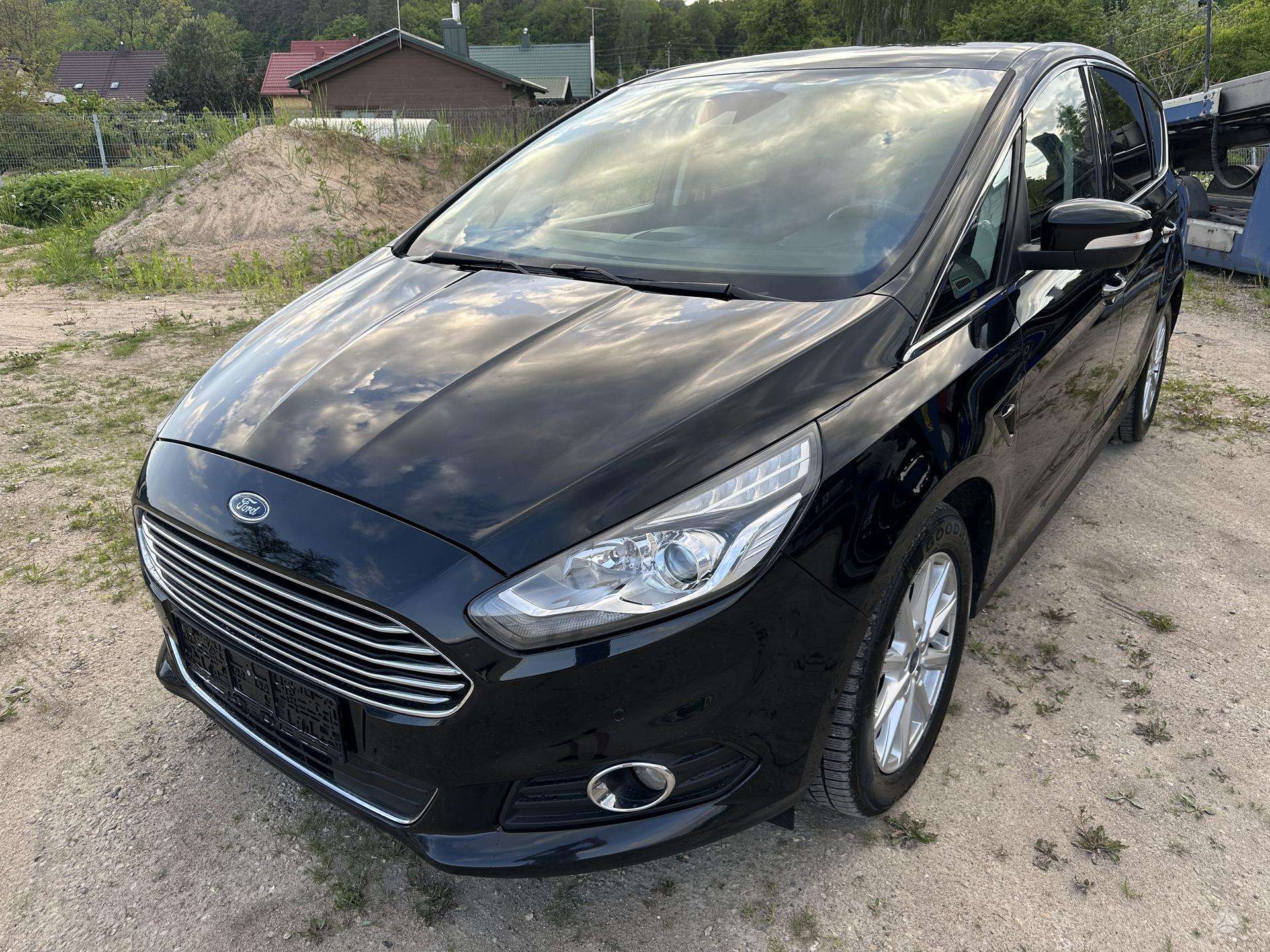 Ford S-MAX.
