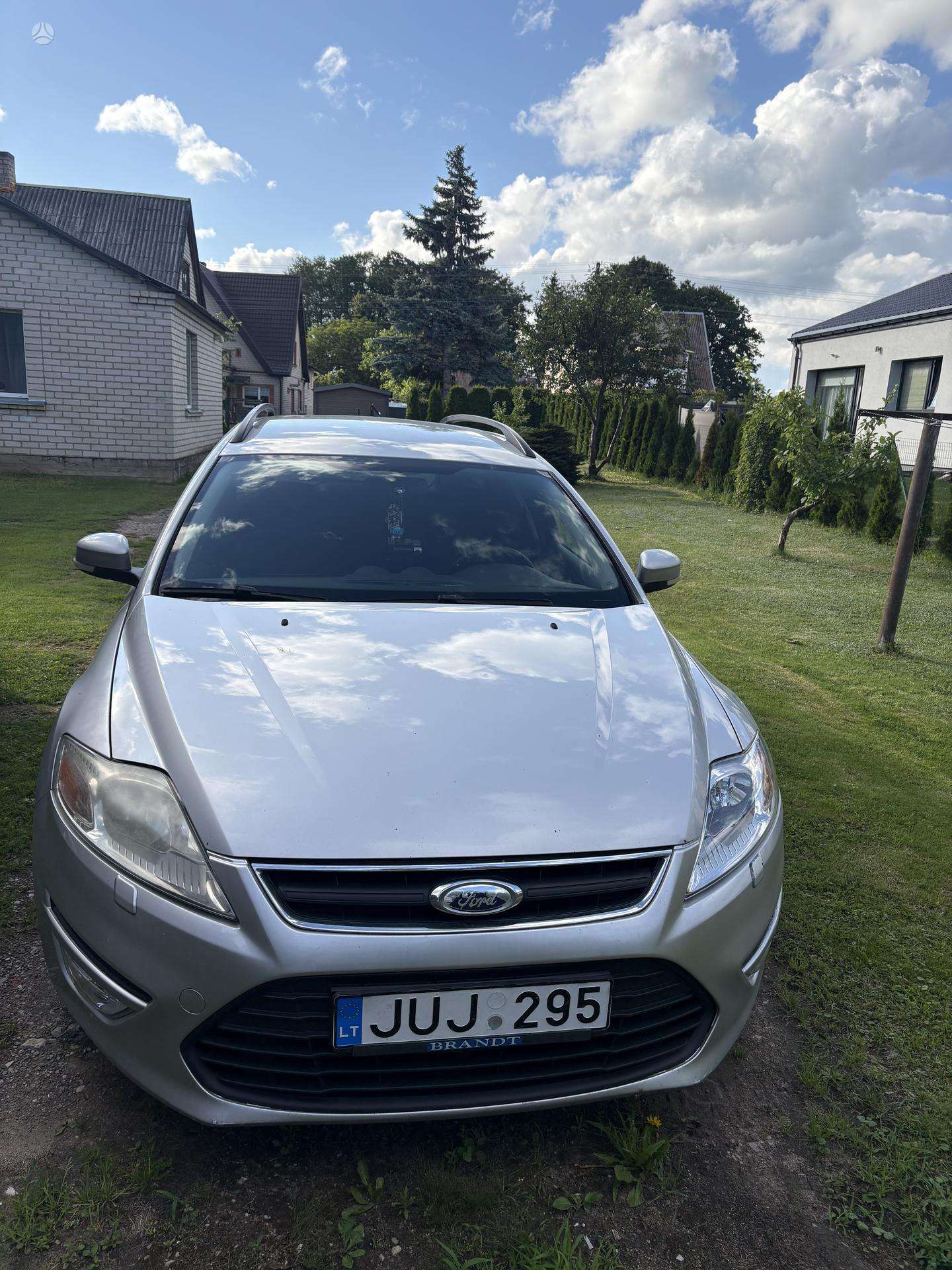 Ford Mondeo.