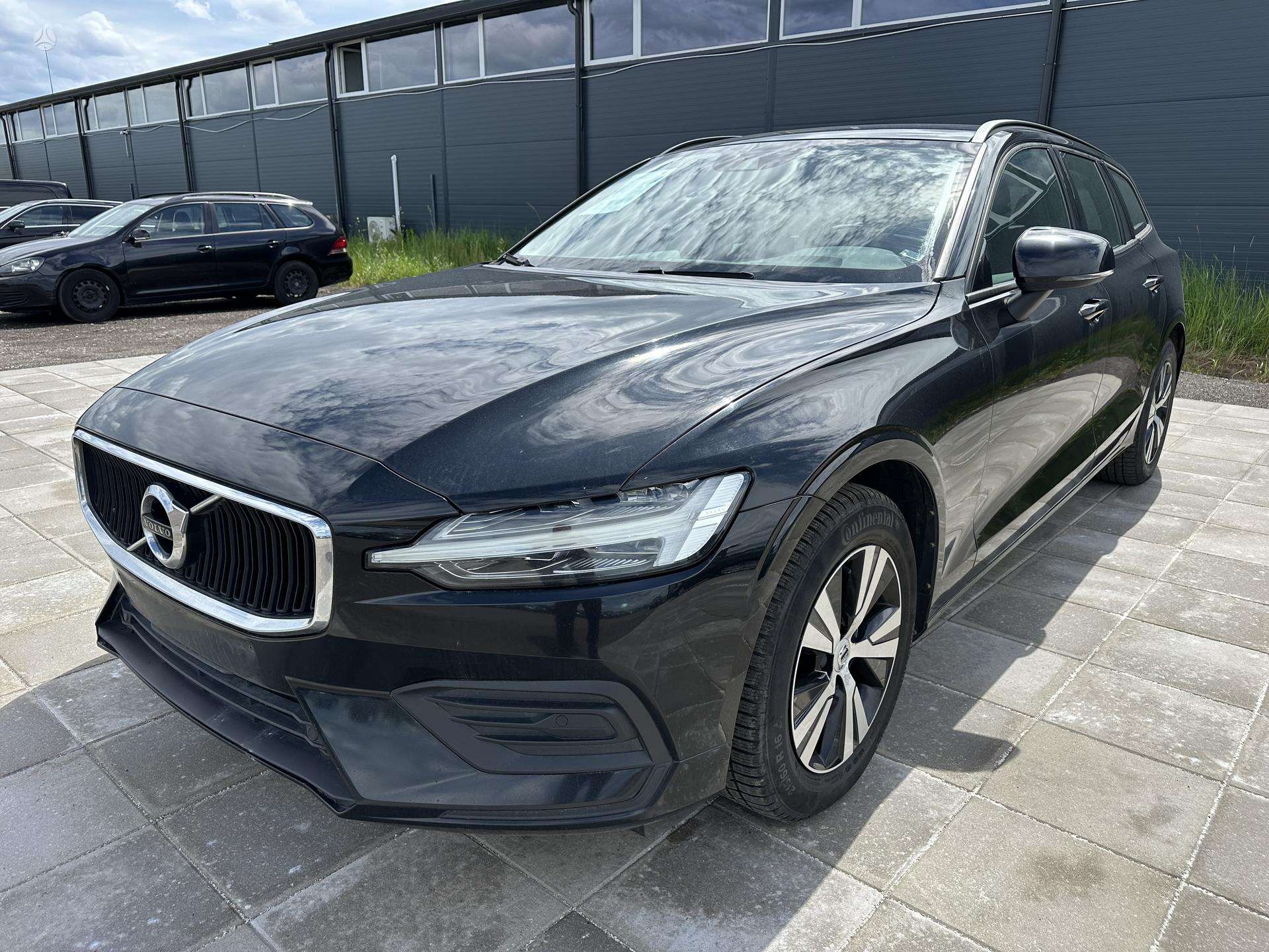 Volvo V60.