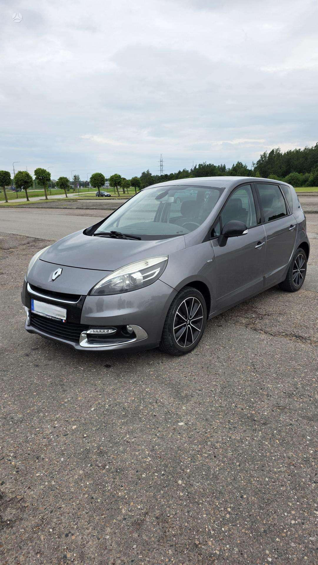 Renault Scenic.