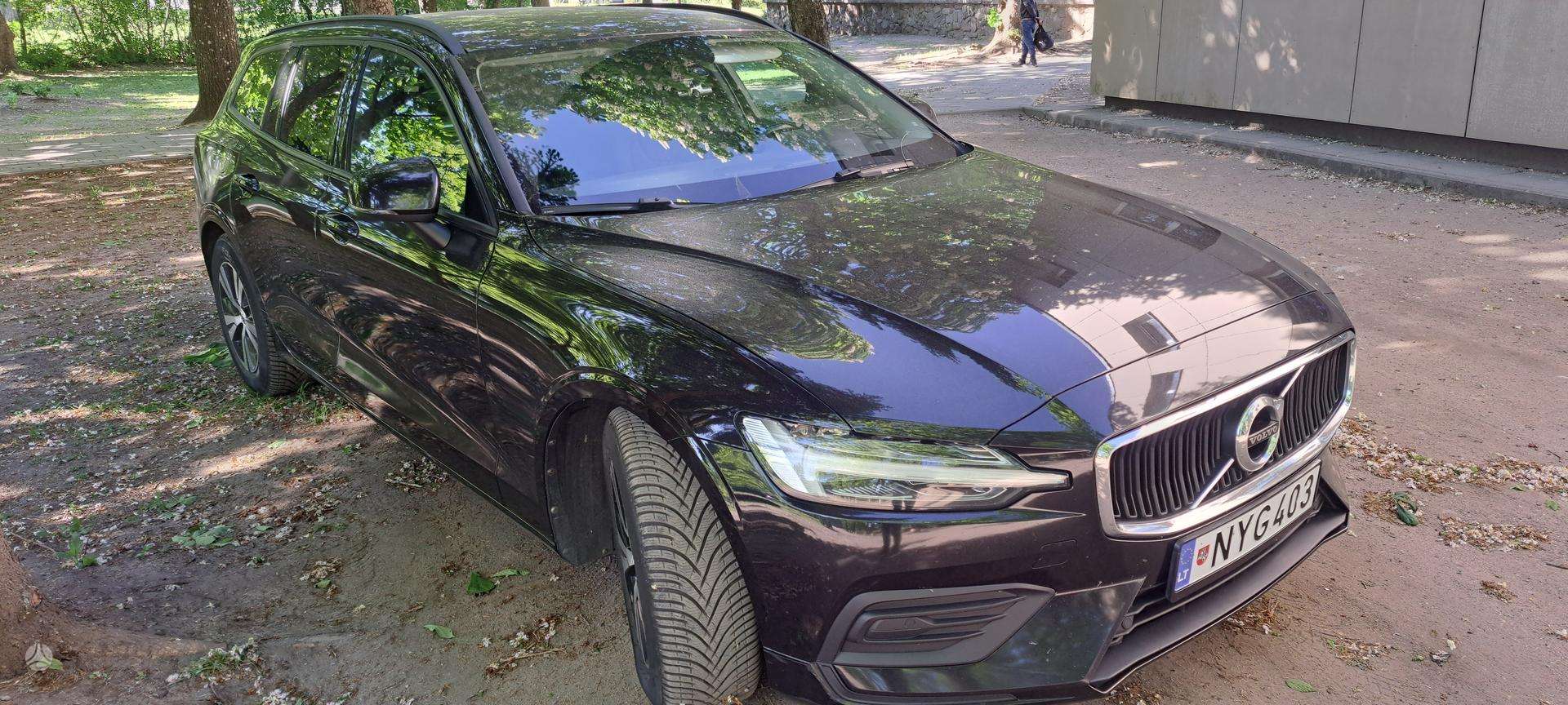 Volvo V60.