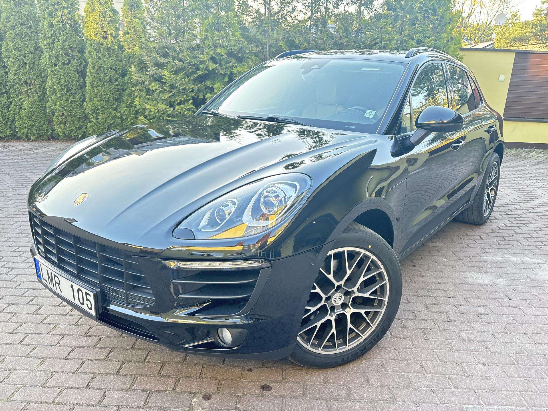 Porsche Macan.