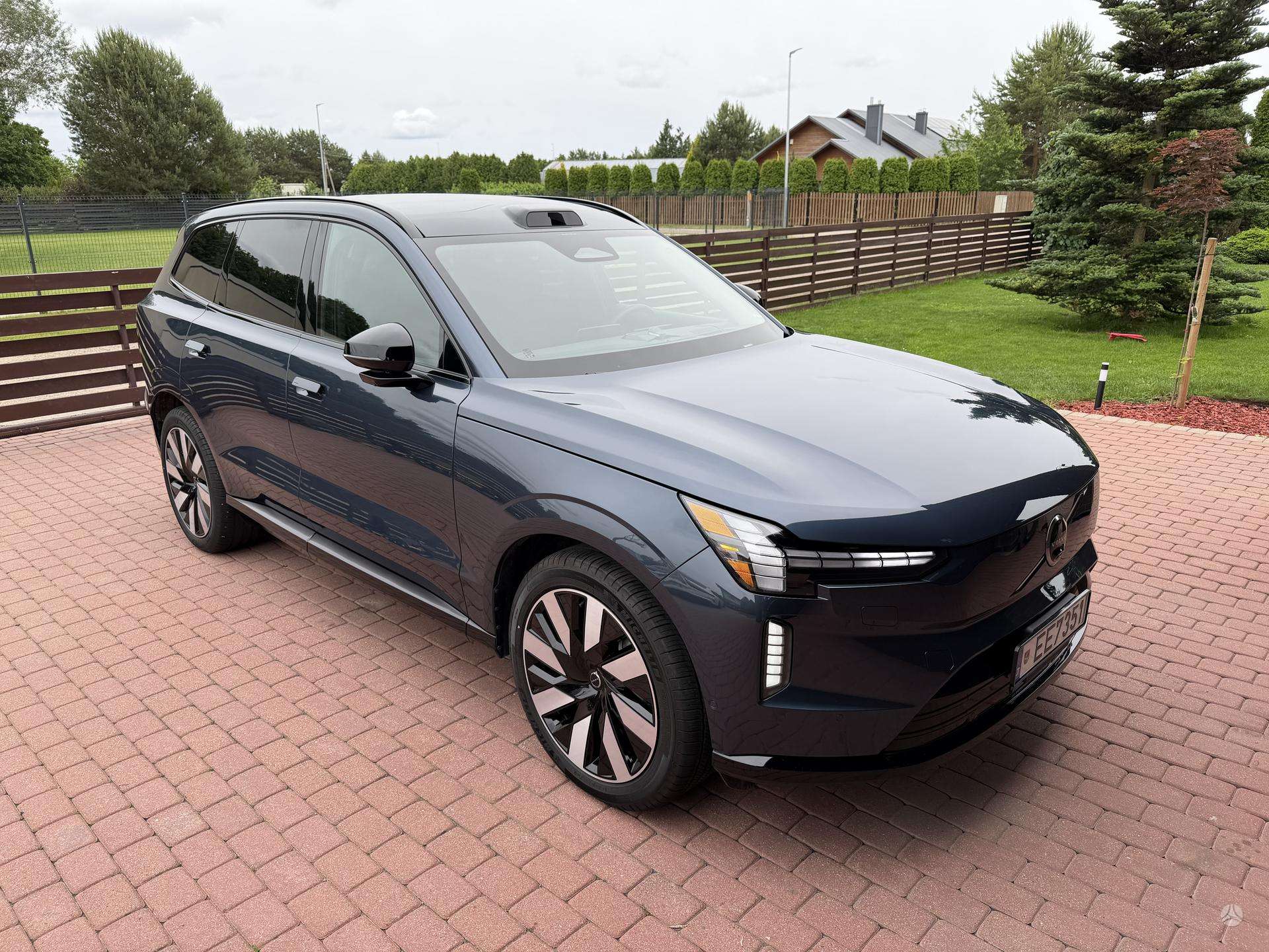 Volvo EX90