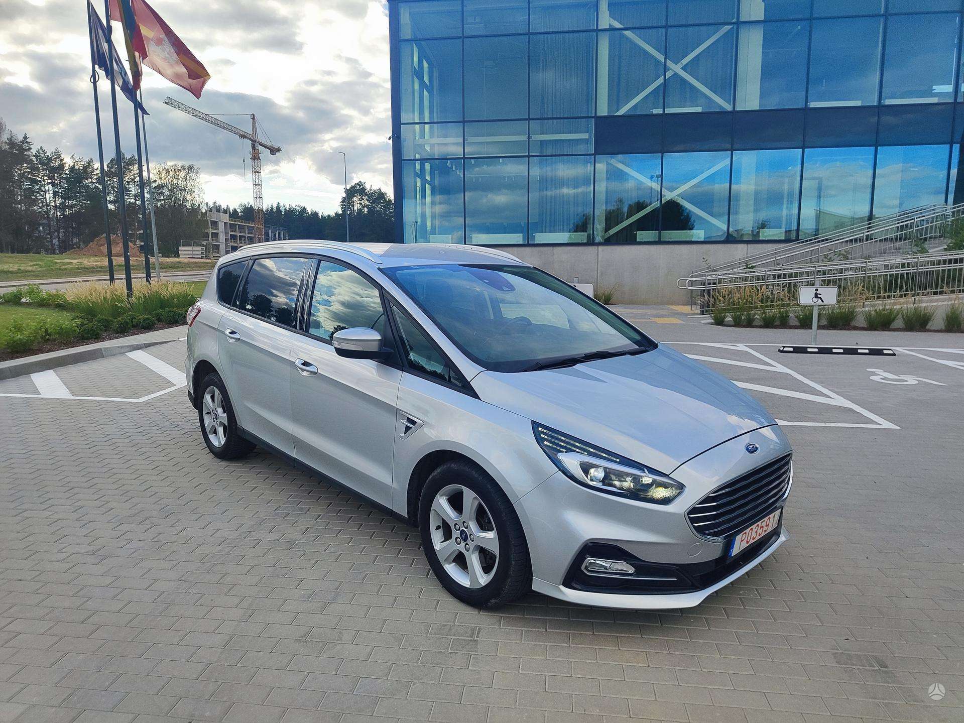 Ford S-MAX.