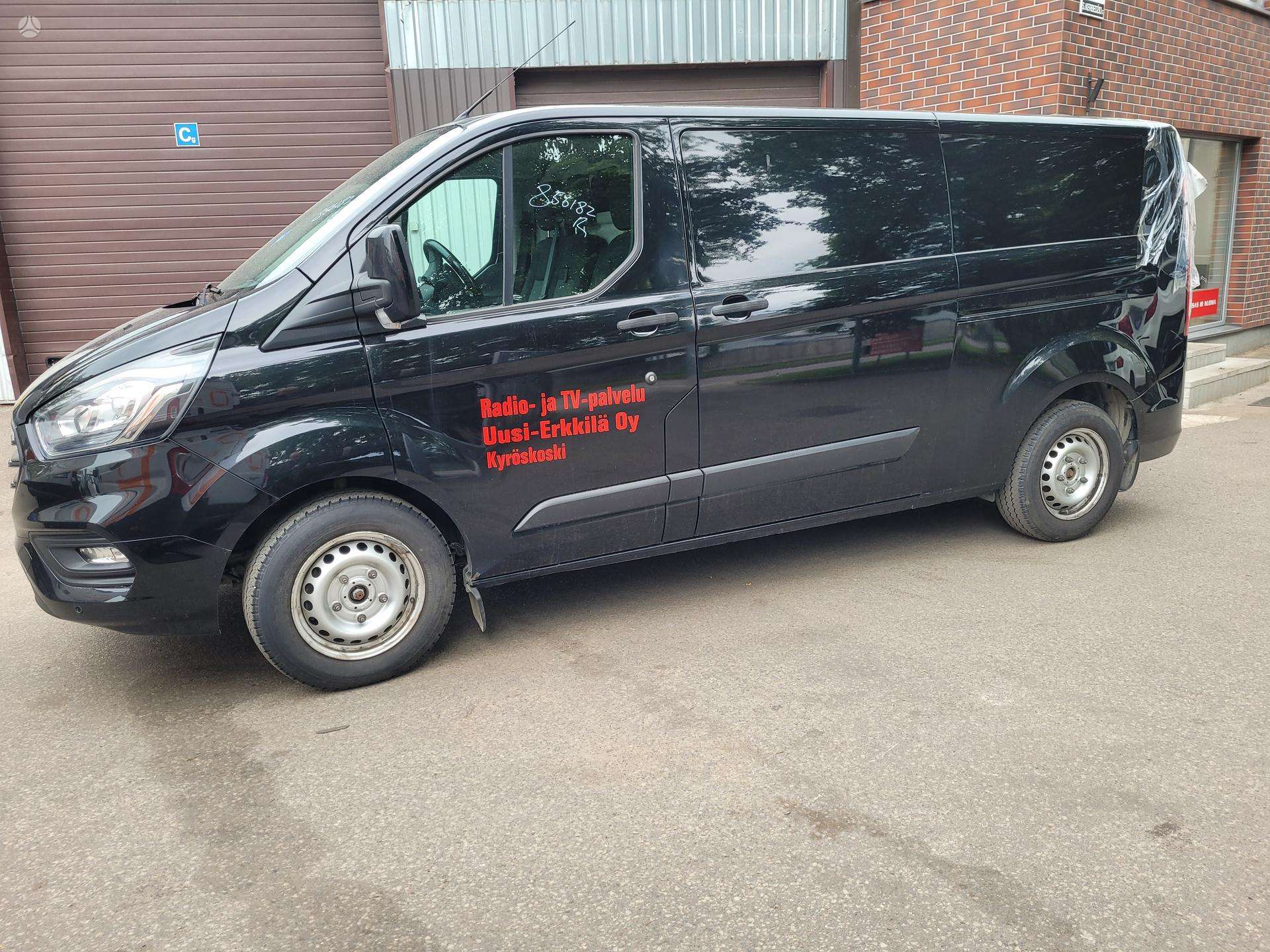 Ford Tourneo Custom.