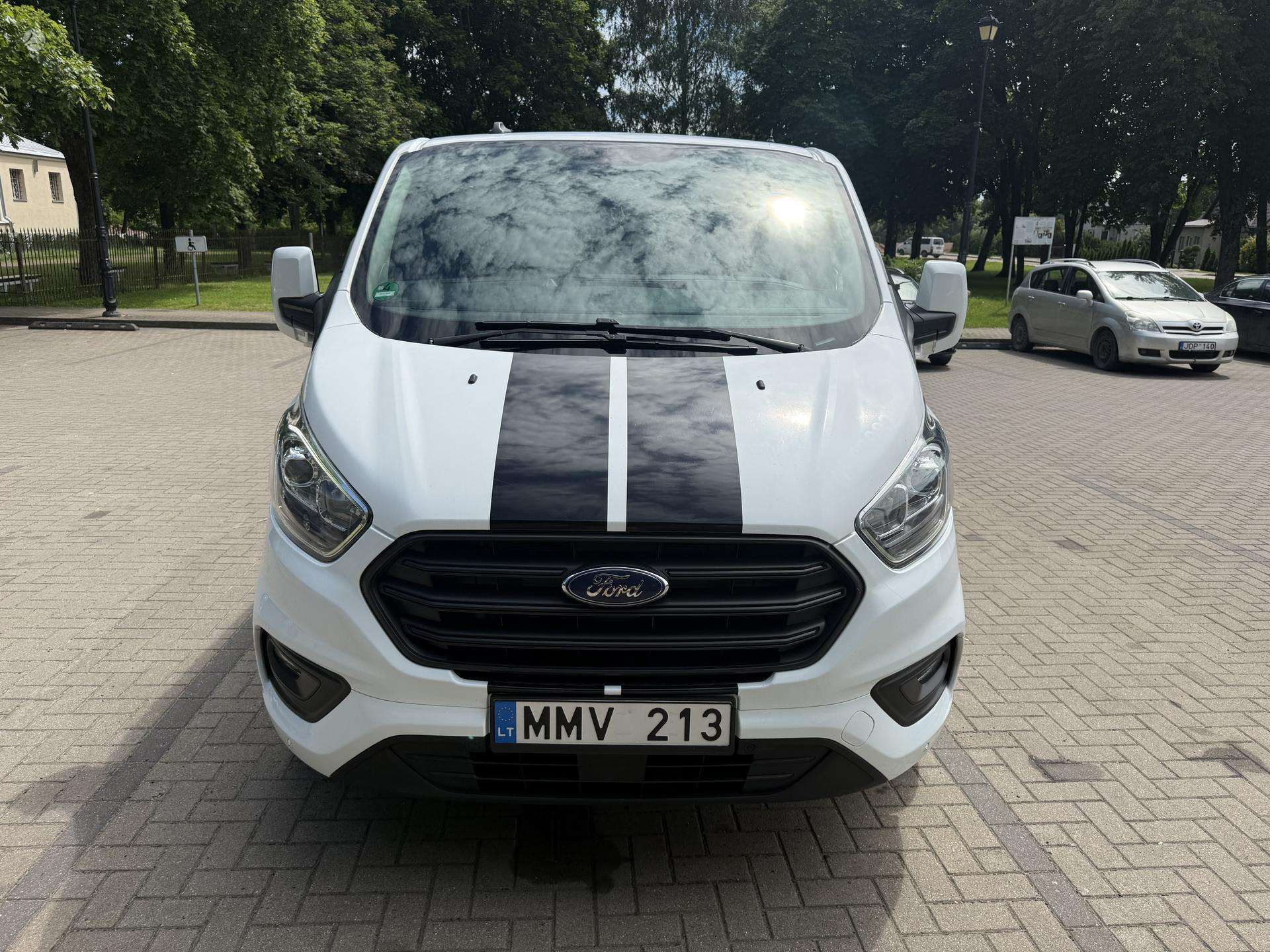 Ford Transit Custom.