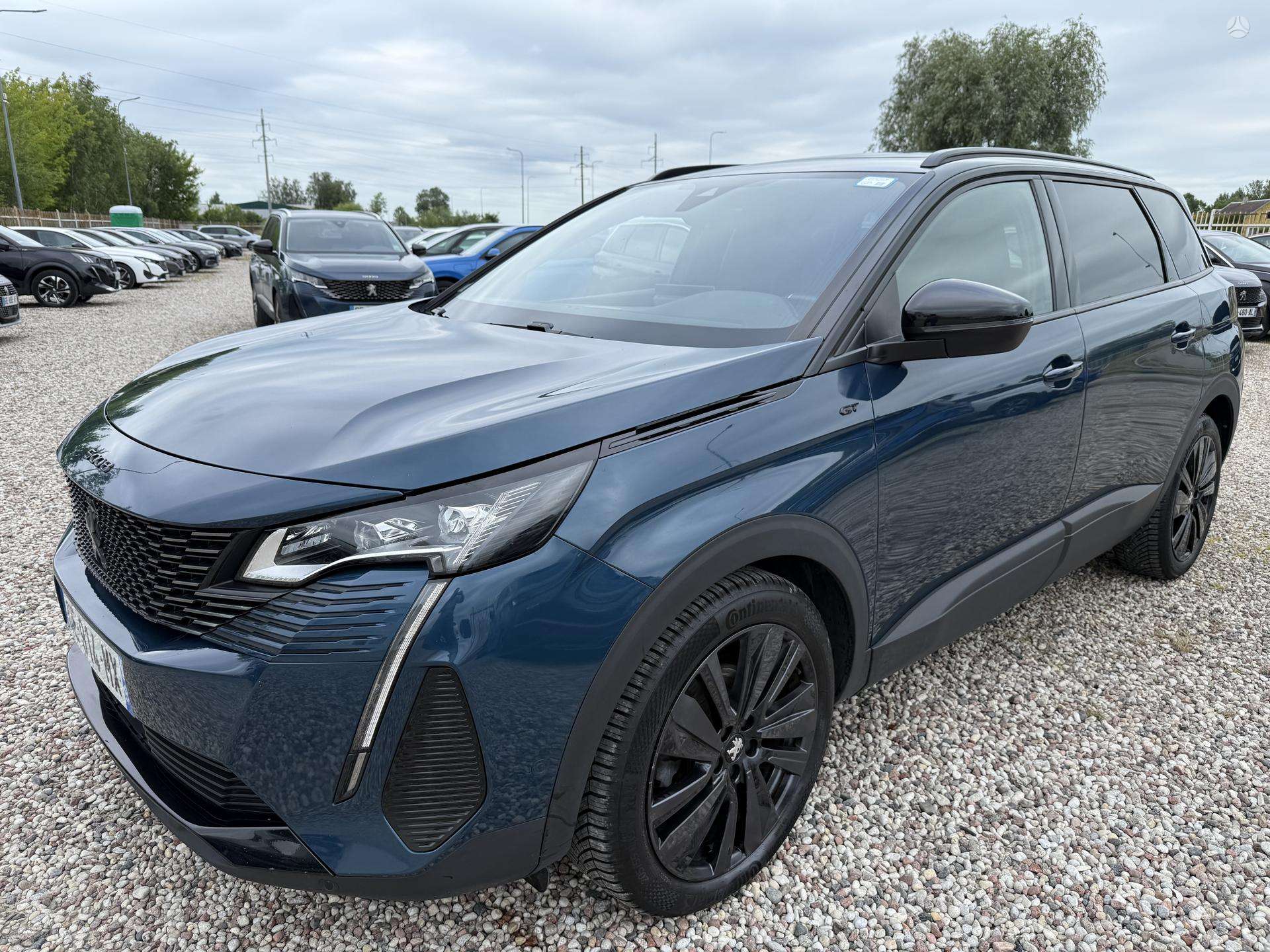 Peugeot 5008.