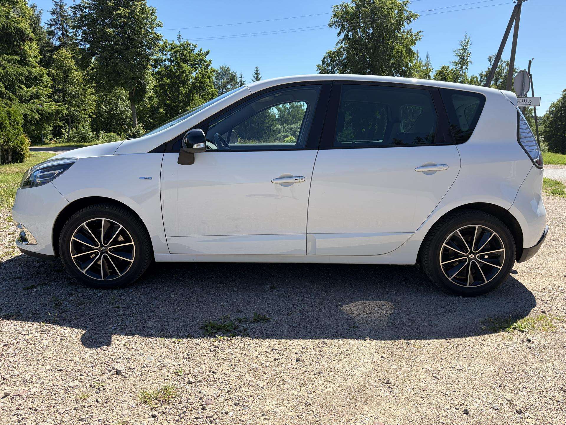 Renault Scenic.