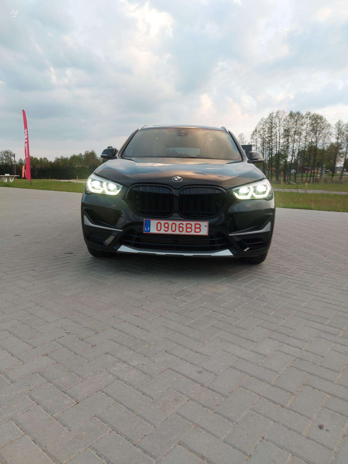 BMW X1.