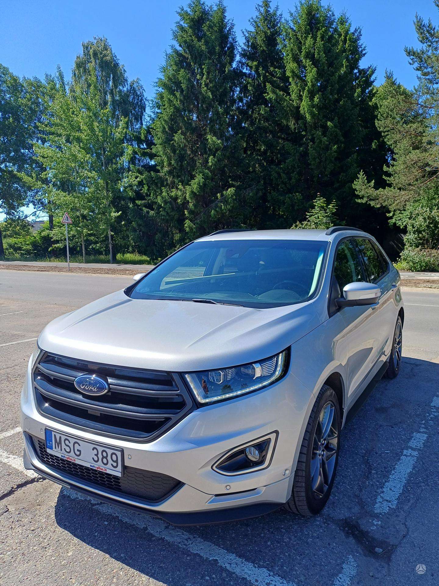 Ford Edge.