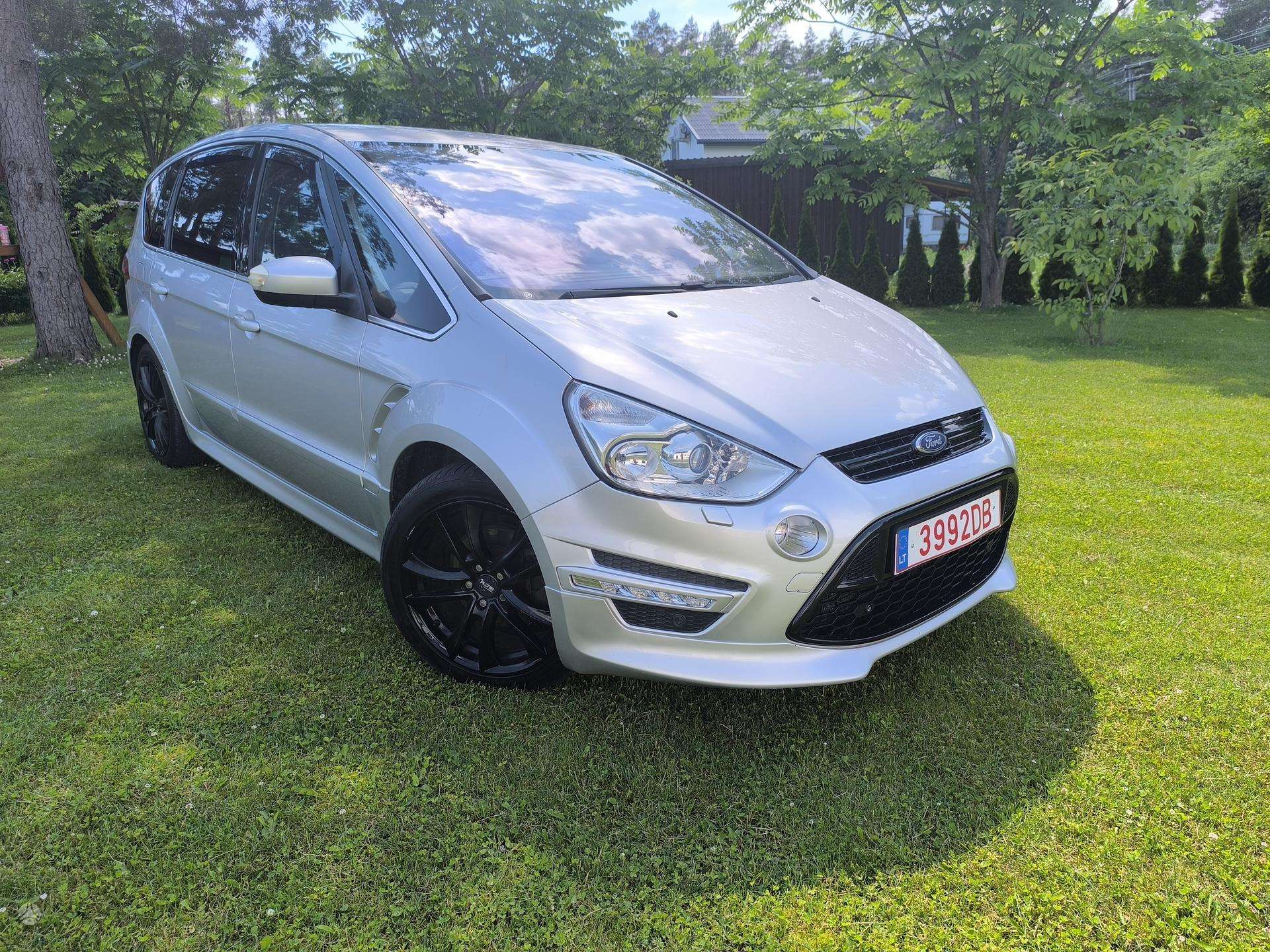 Ford S-MAX.