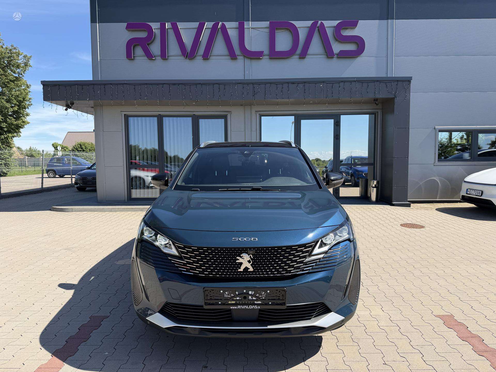 Peugeot 5008.
