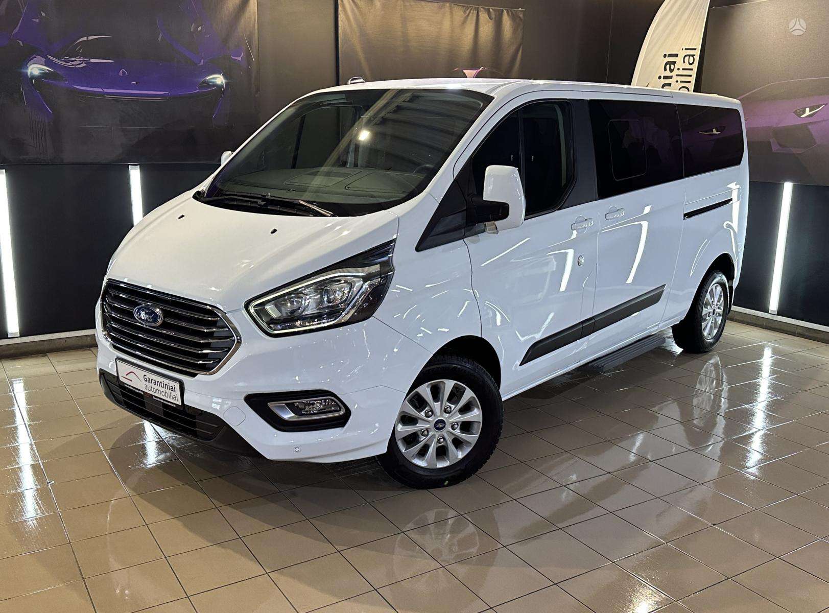 Ford Tourneo Custom.