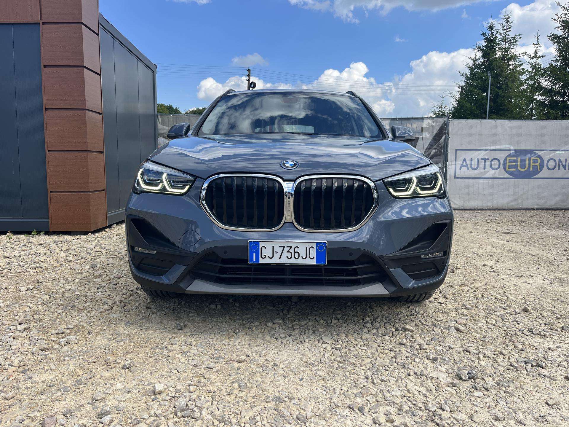 BMW X1.