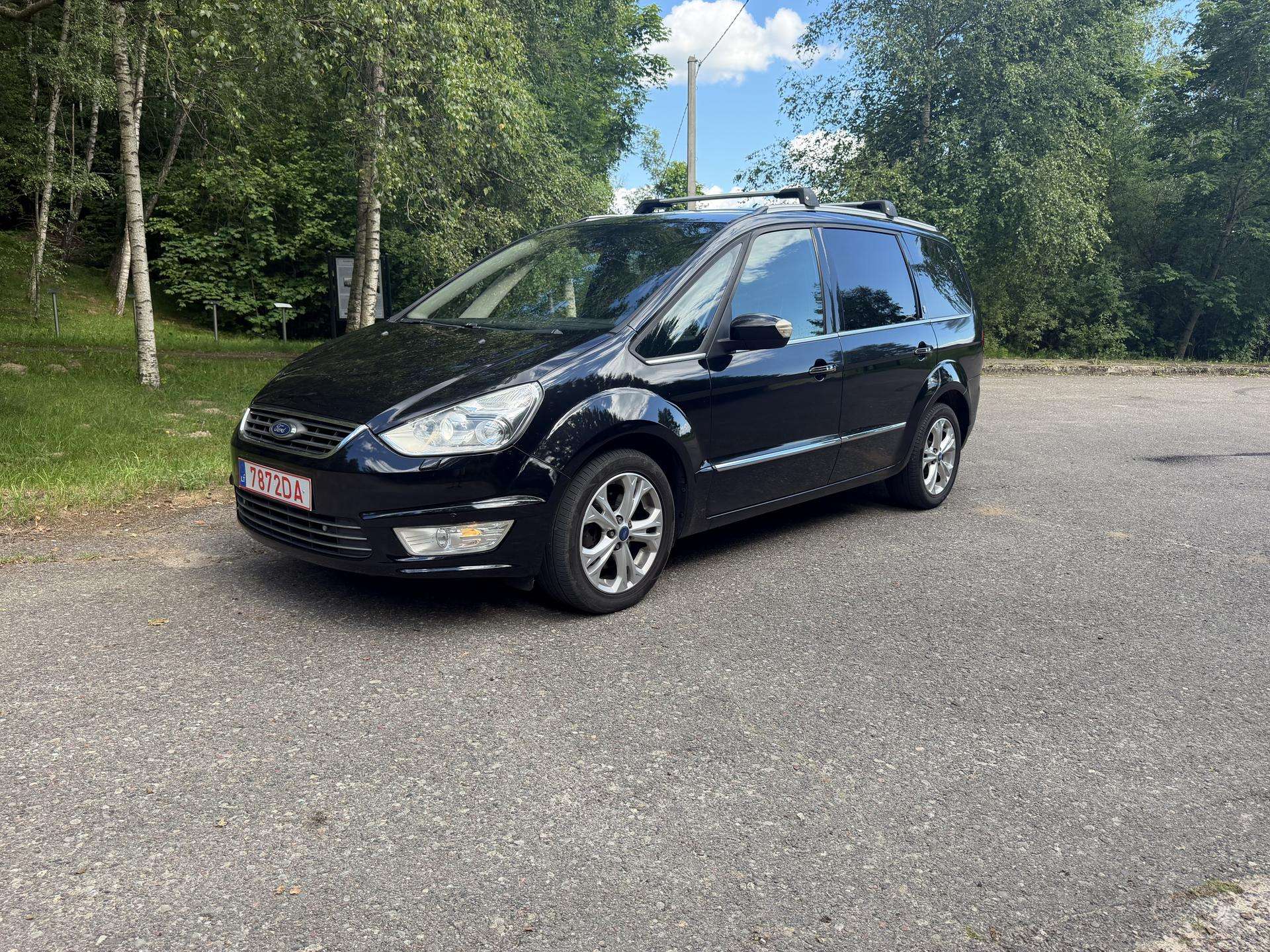 Ford Galaxy.