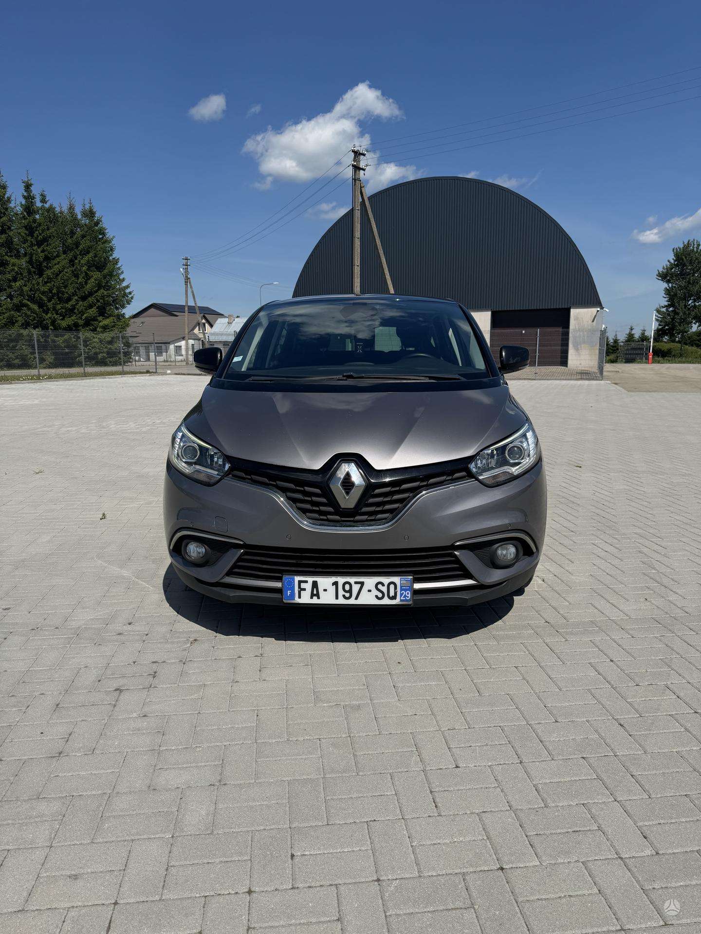 Renault Scenic.