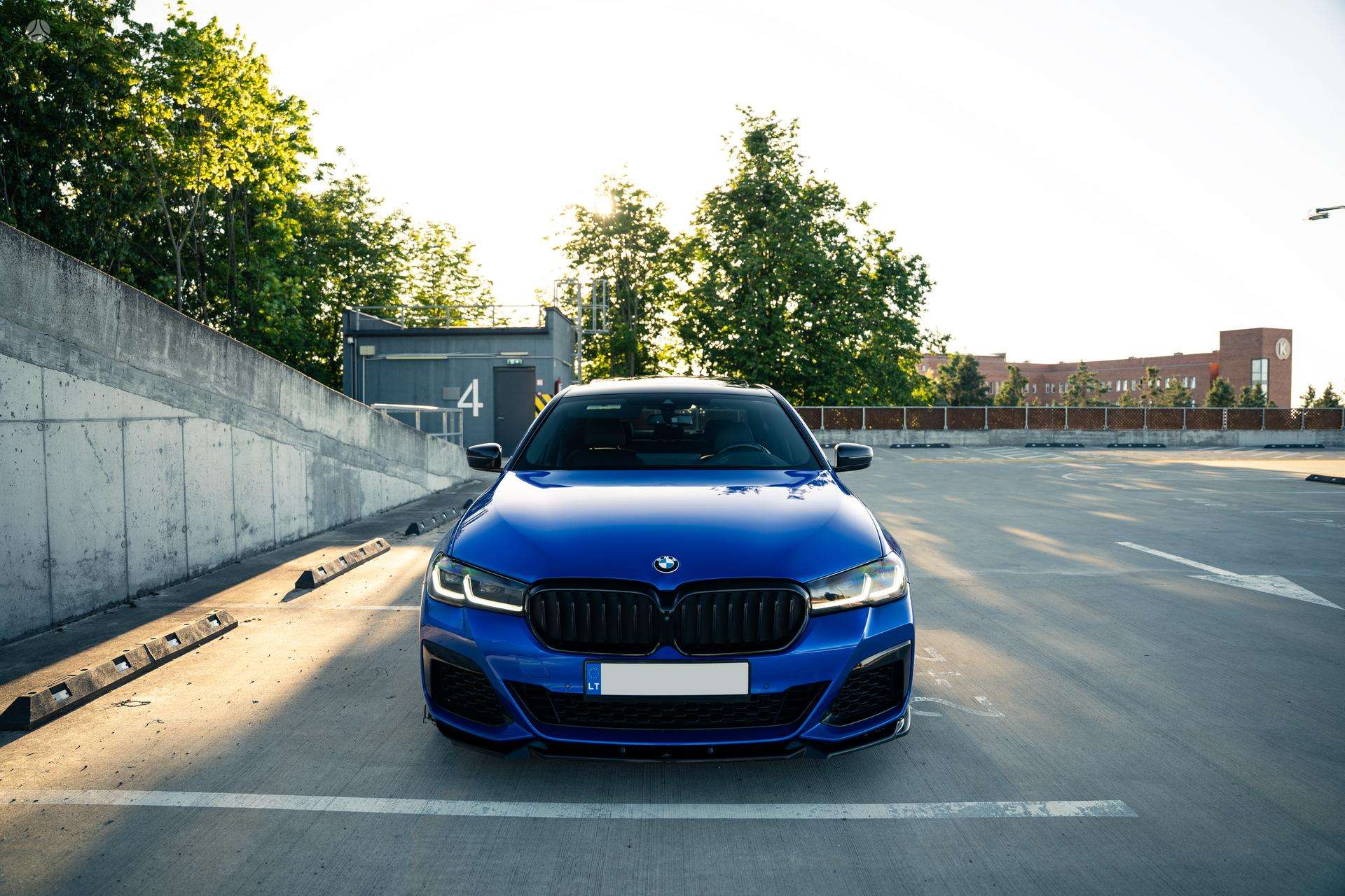 BMW M550