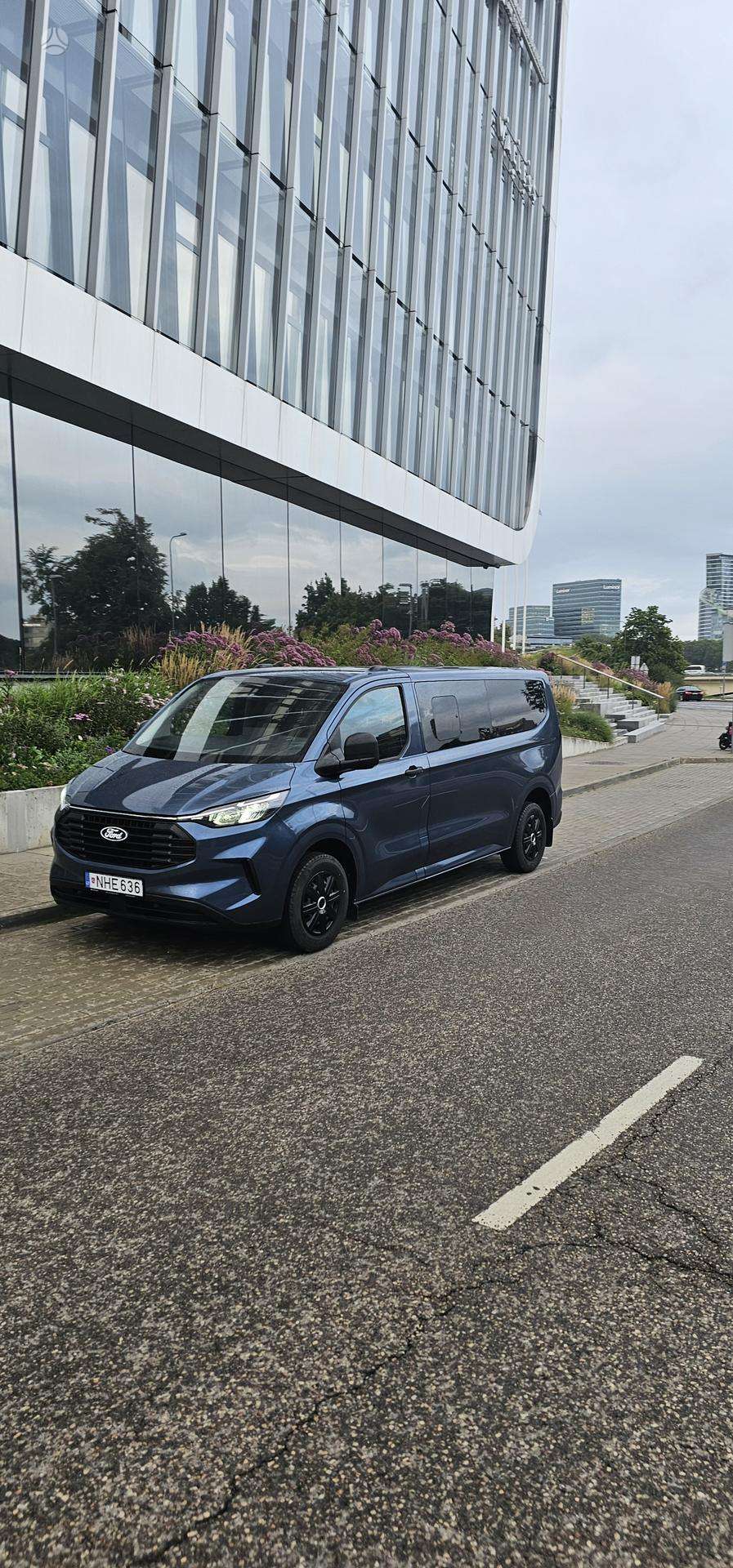 Ford Transit Custom.
