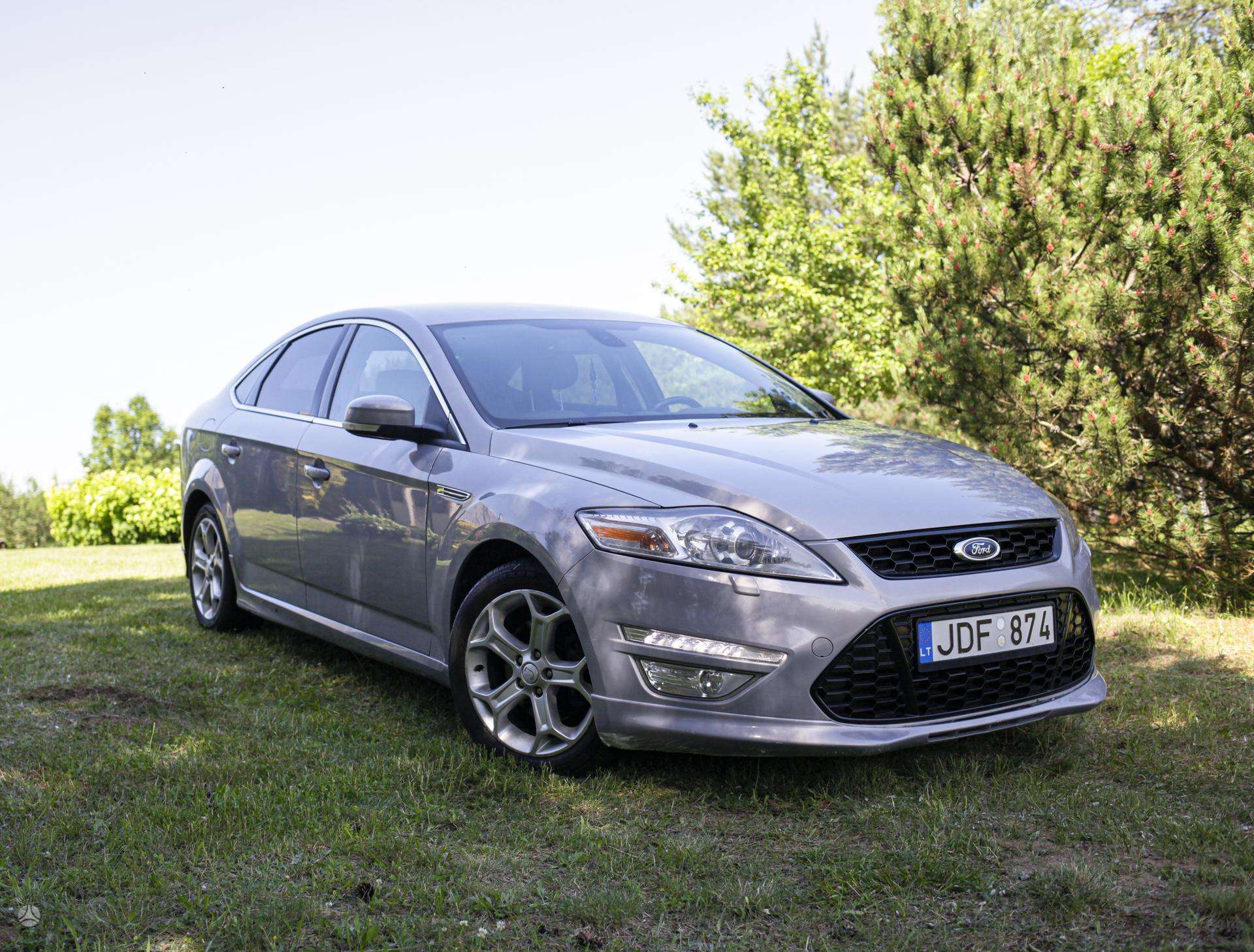 Ford Mondeo.