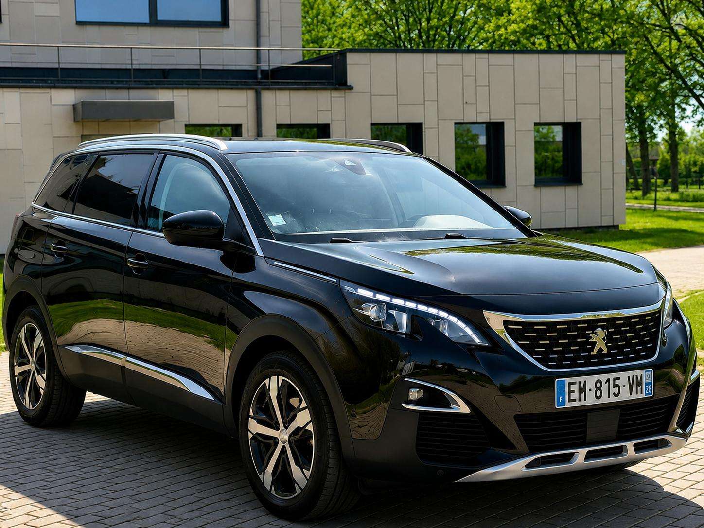 Peugeot 5008.