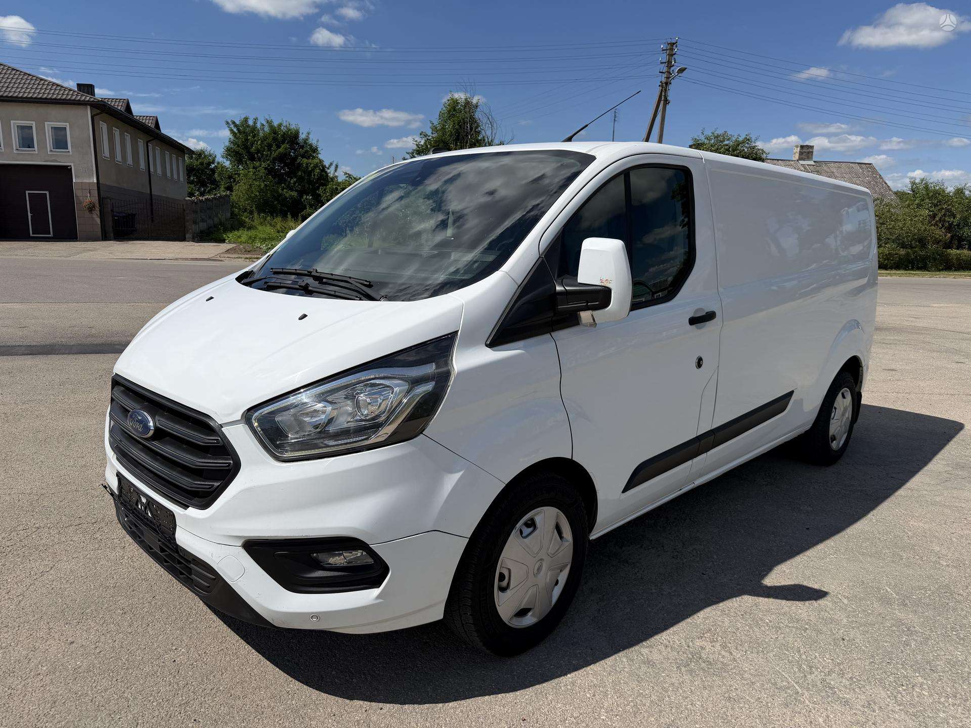 Ford Transit Custom.