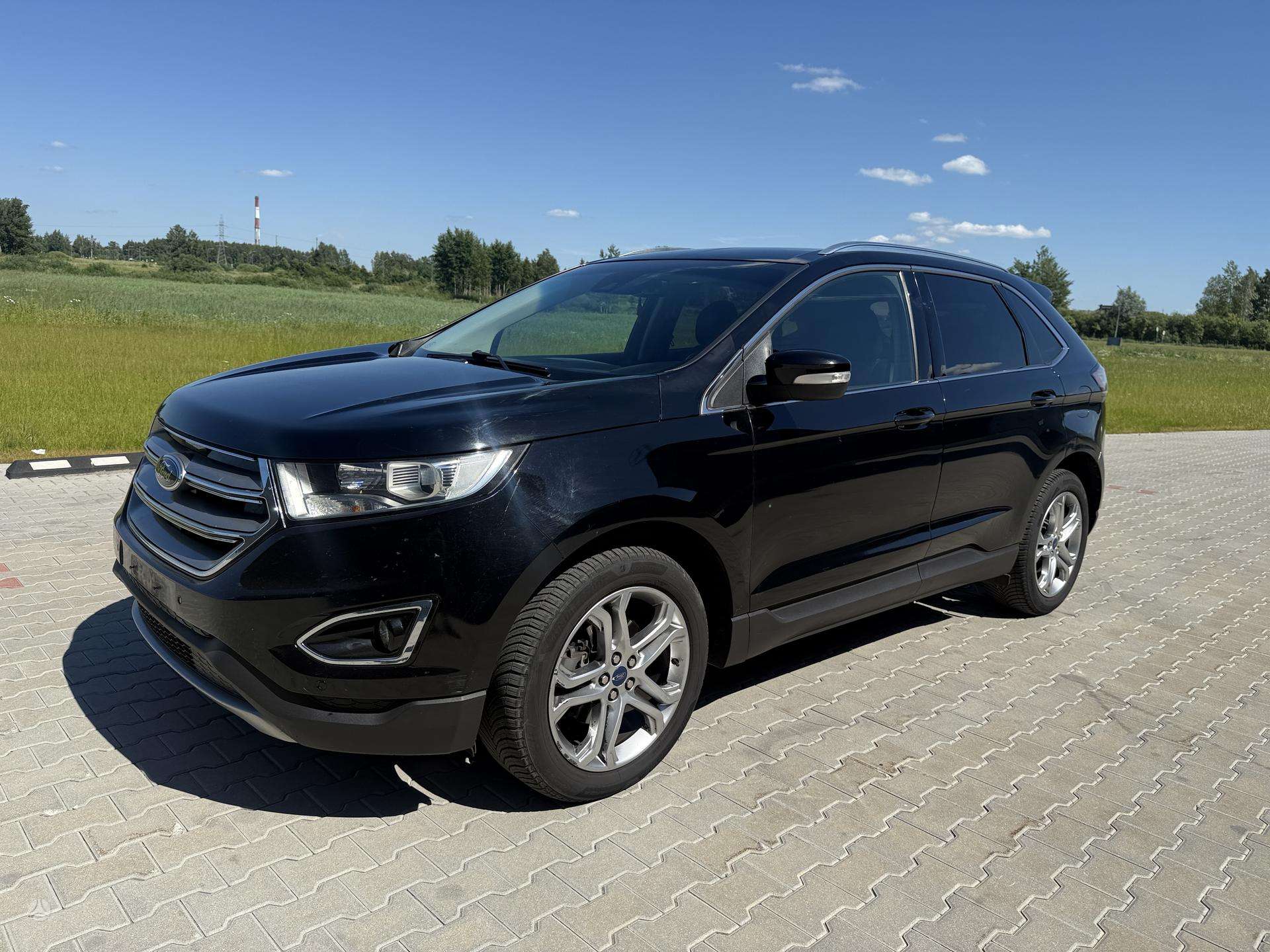 Ford Edge.