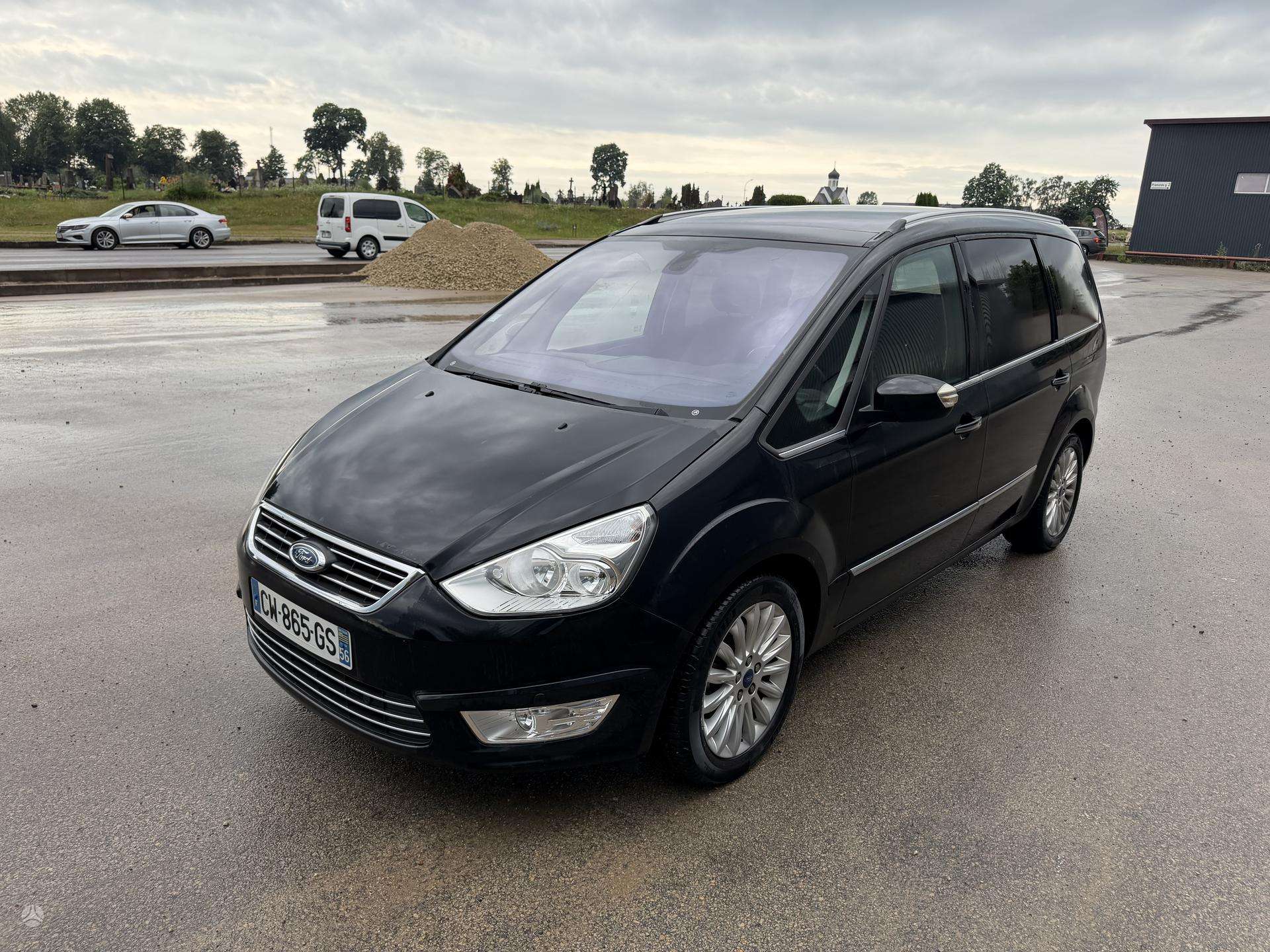 Ford Galaxy.
