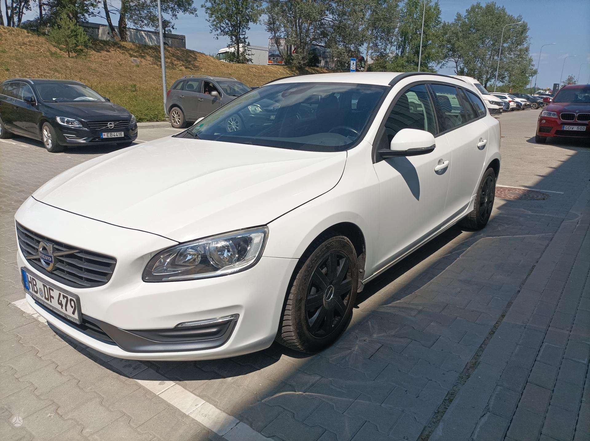 Volvo V60.