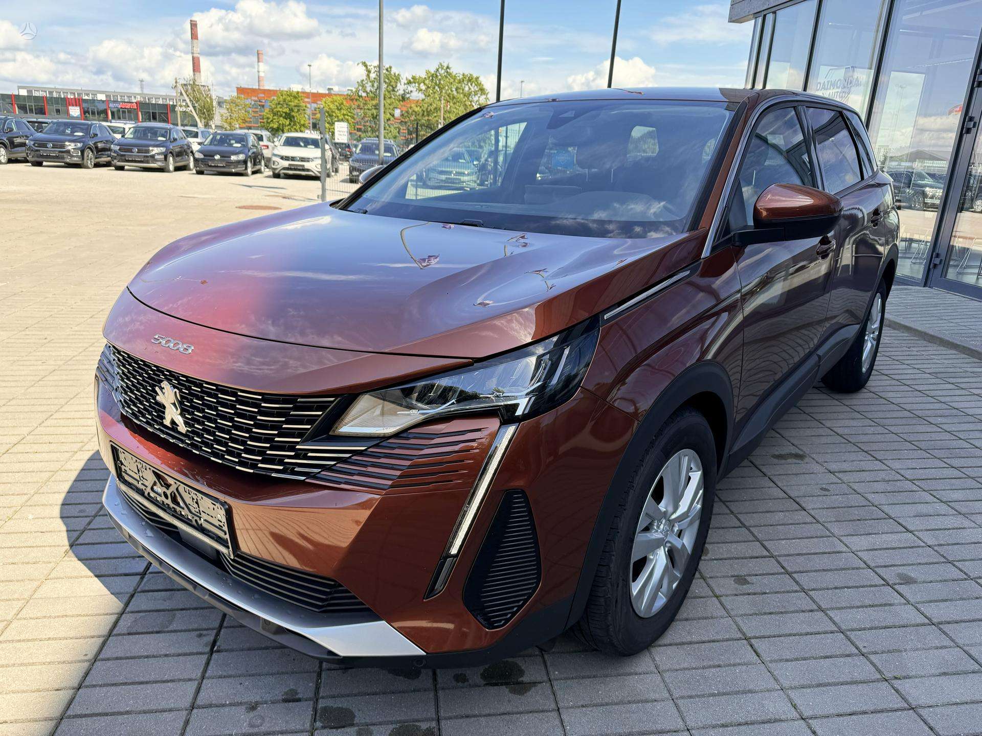 Peugeot 5008.