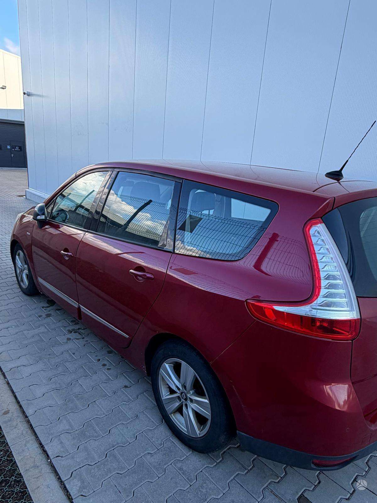 Renault Grand Scenic.