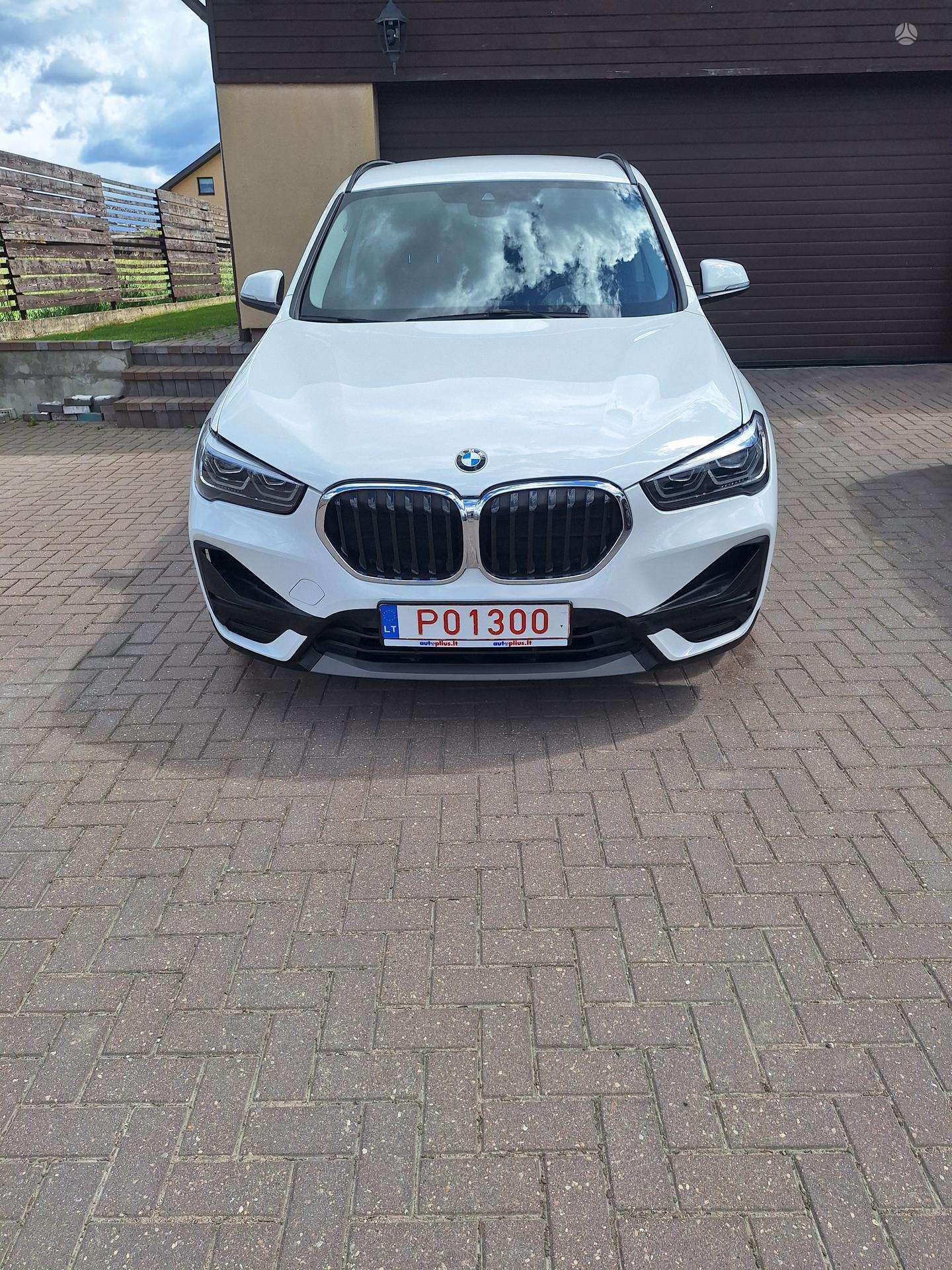 BMW X1.