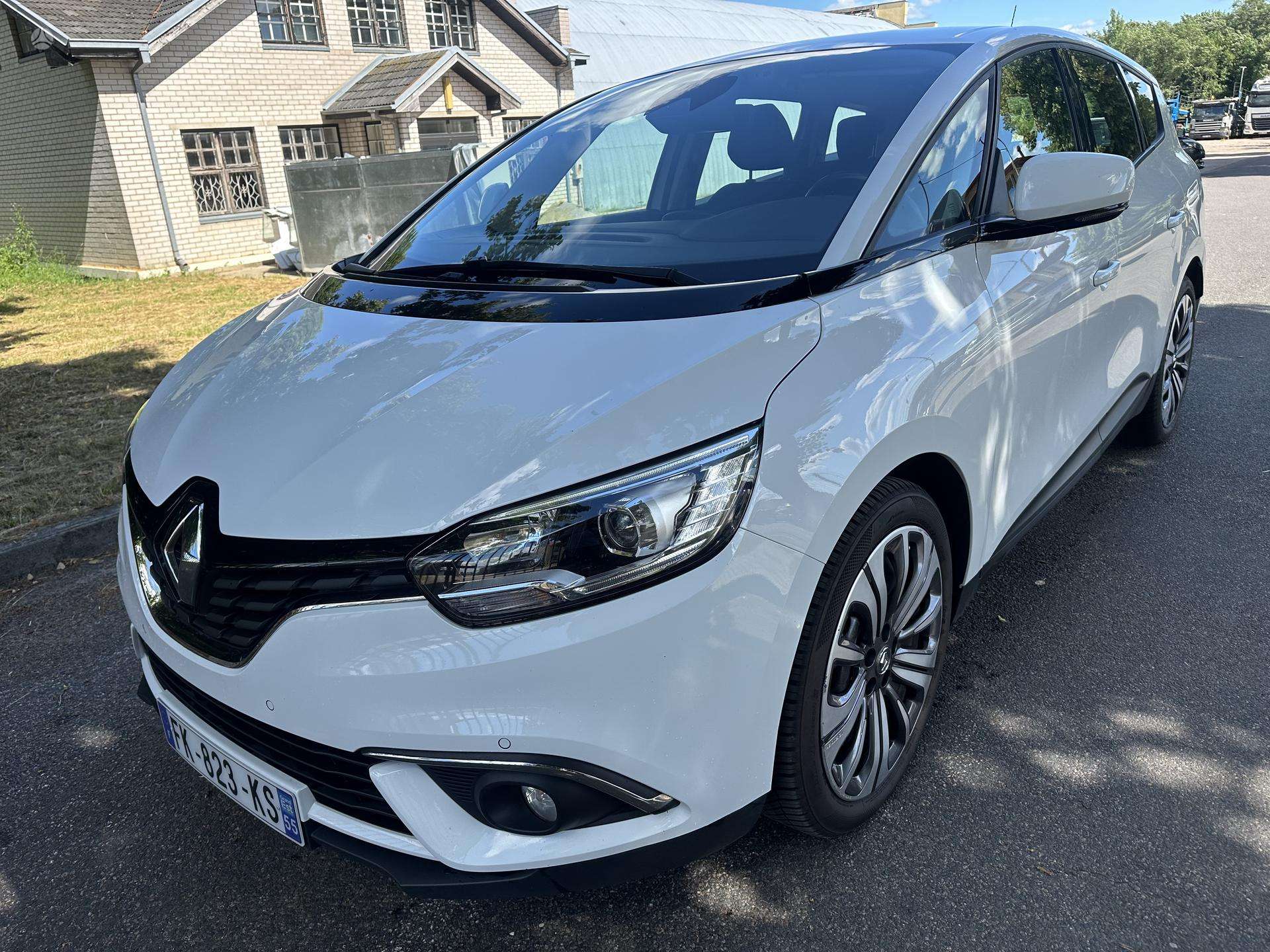 Renault Grand Scenic.