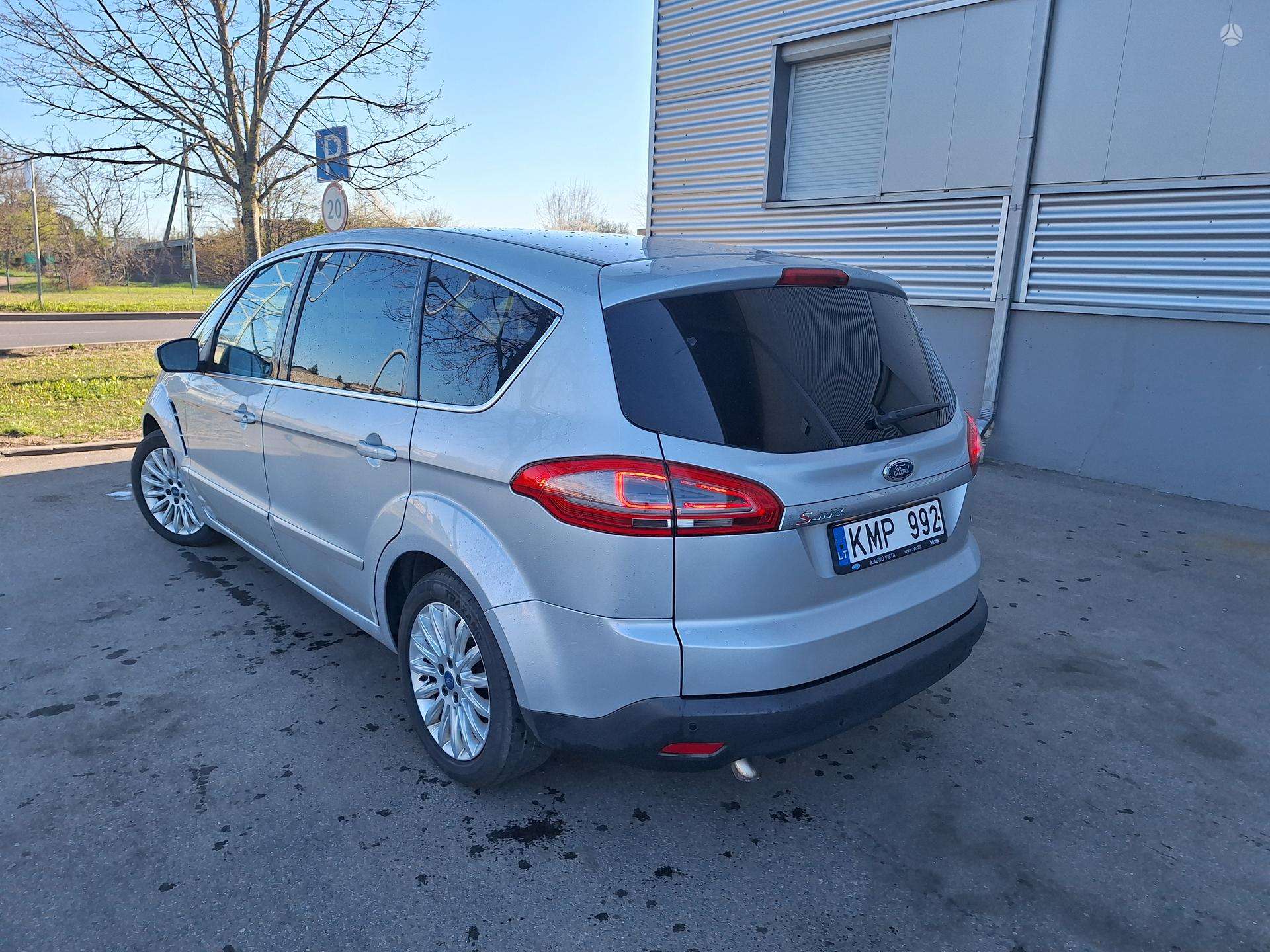 Ford S-MAX.